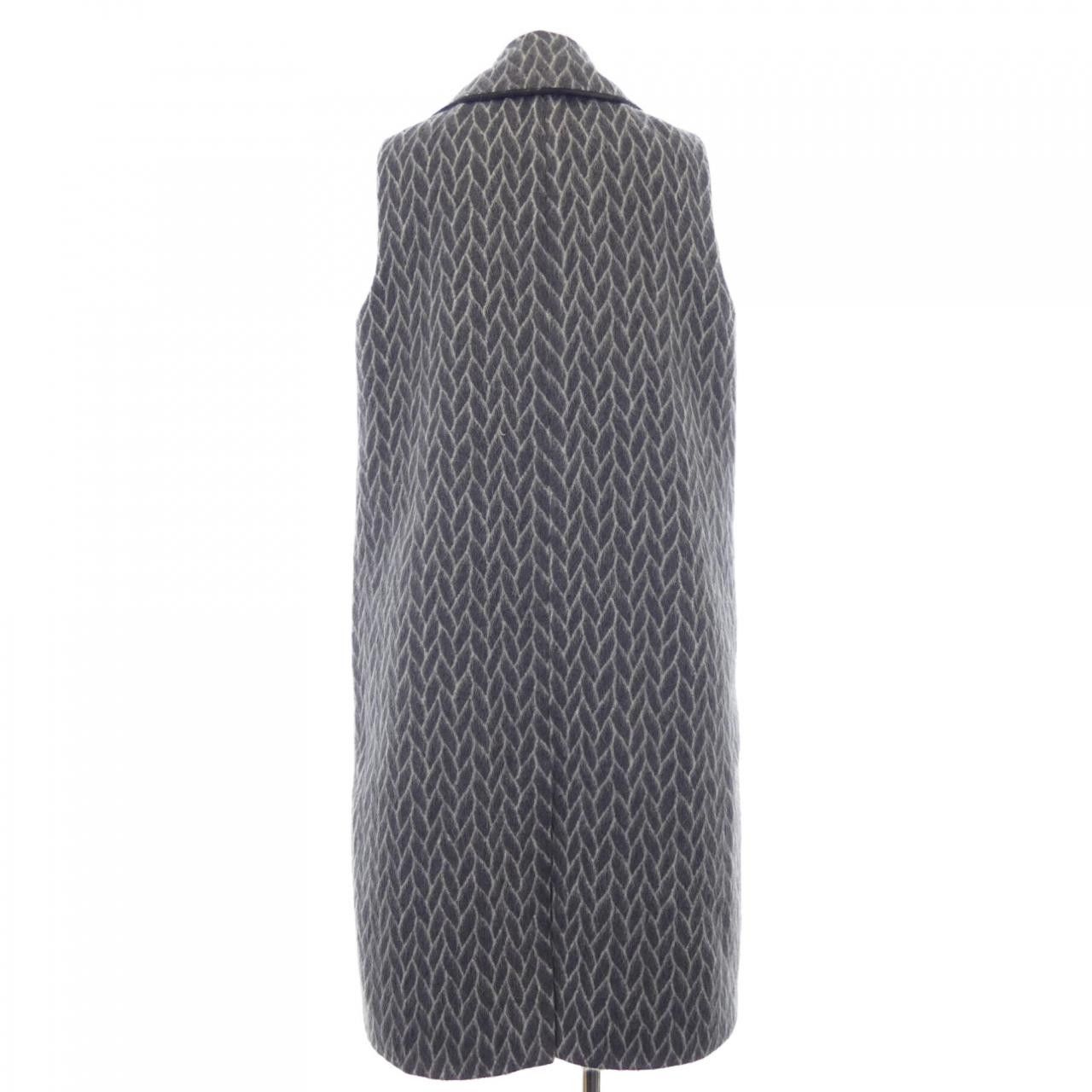 Fendi Fendi Fendi Fox Fur Long Vest Fur Outerwear FF8651 A8FH DUTY FREE for USA Size ONE SIZE - 8 Thumbnail