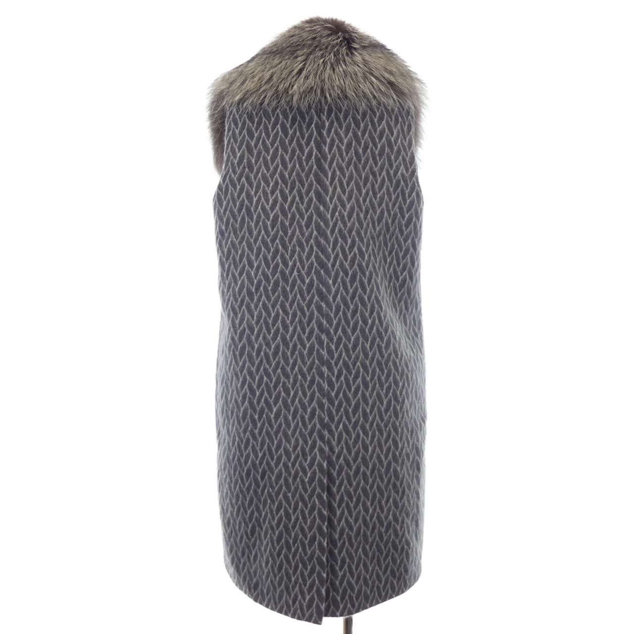 Fendi Fendi Fendi Fox Fur Long Vest Fur Outerwear FF8651 A8FH DUTY FREE for USA Size ONE SIZE - 2 Thumbnail