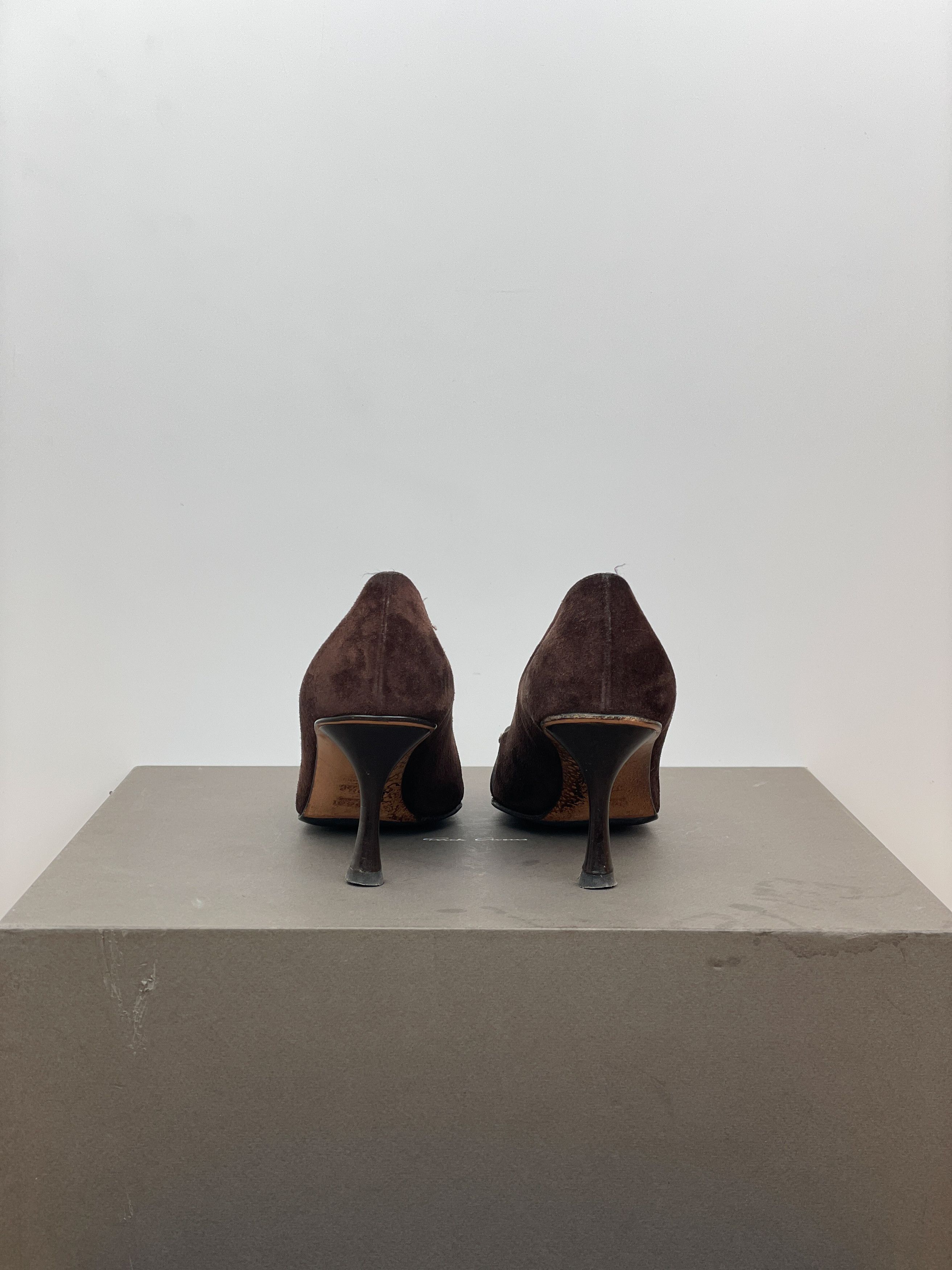 Gucci by Tom Ford 1990s Suede Pointed-Toe Horsebit Heel Pumps Size US 6.5 / IT 36.5 - 4 Thumbnail