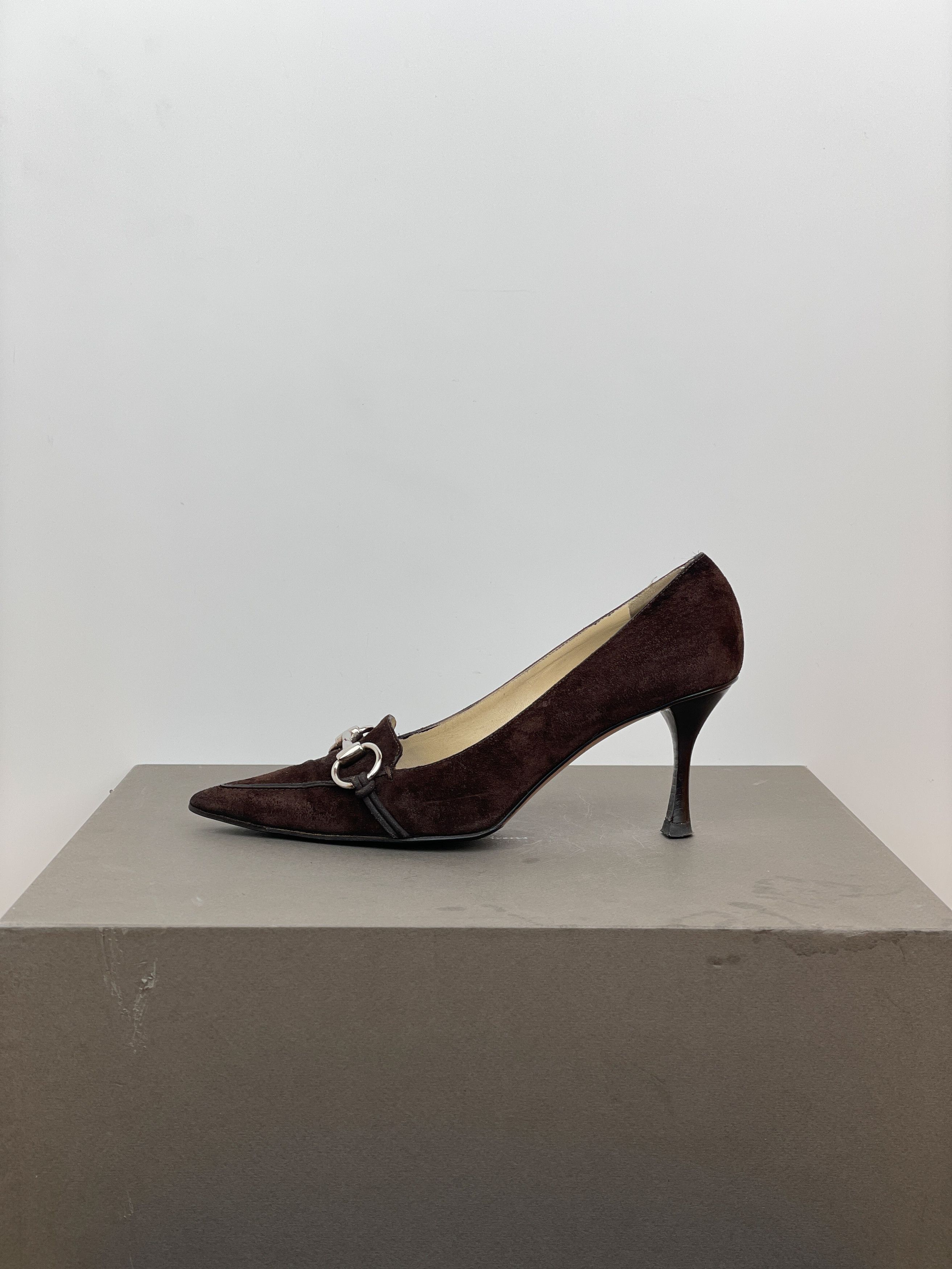 Gucci by Tom Ford 1990s Suede Pointed-Toe Horsebit Heel Pumps Size US 6.5 / IT 36.5 - 5 Thumbnail