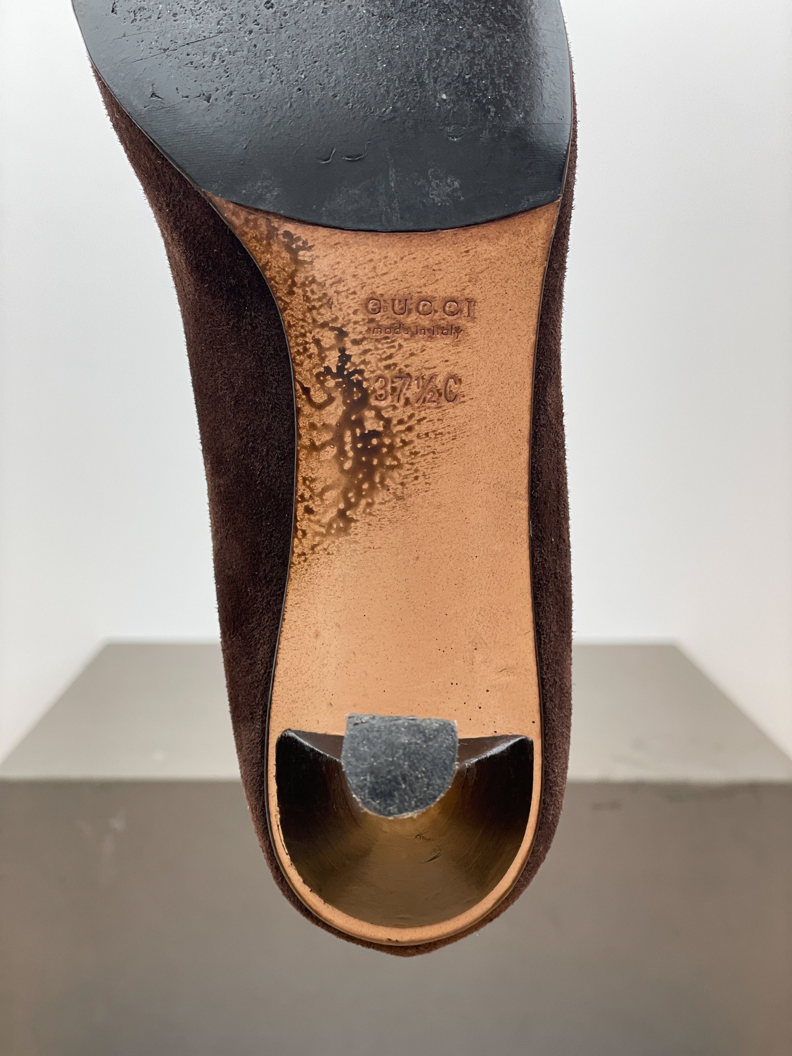 Gucci by Tom Ford 1990s Suede Pointed-Toe Horsebit Heel Pumps Size US 6.5 / IT 36.5 - 10 Thumbnail