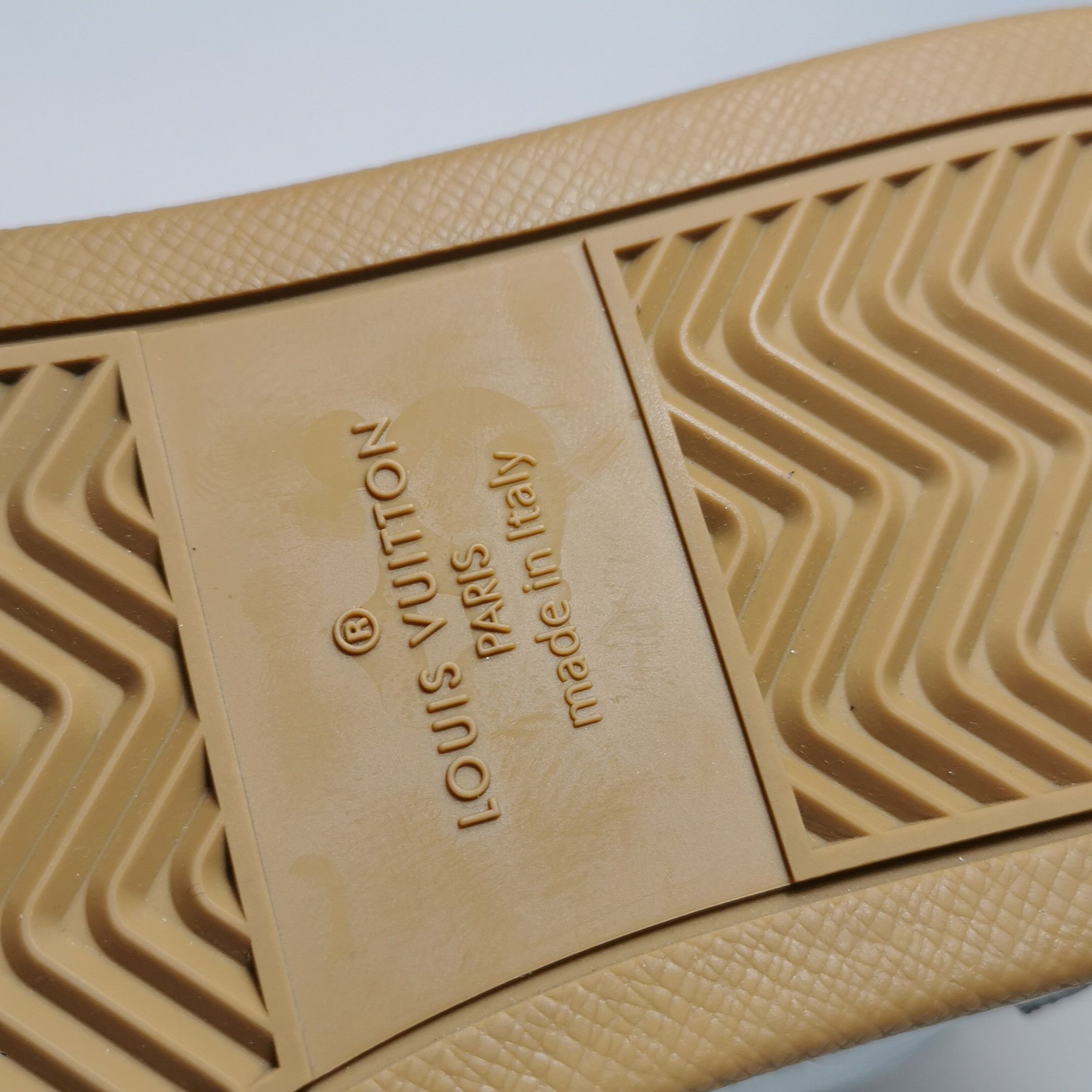 Louis Vuitton Louis Vuitton Monogram Rivoli Hi-Top Sneakers 10.5 Size US 10 / EU 43 - 9 Thumbnail
