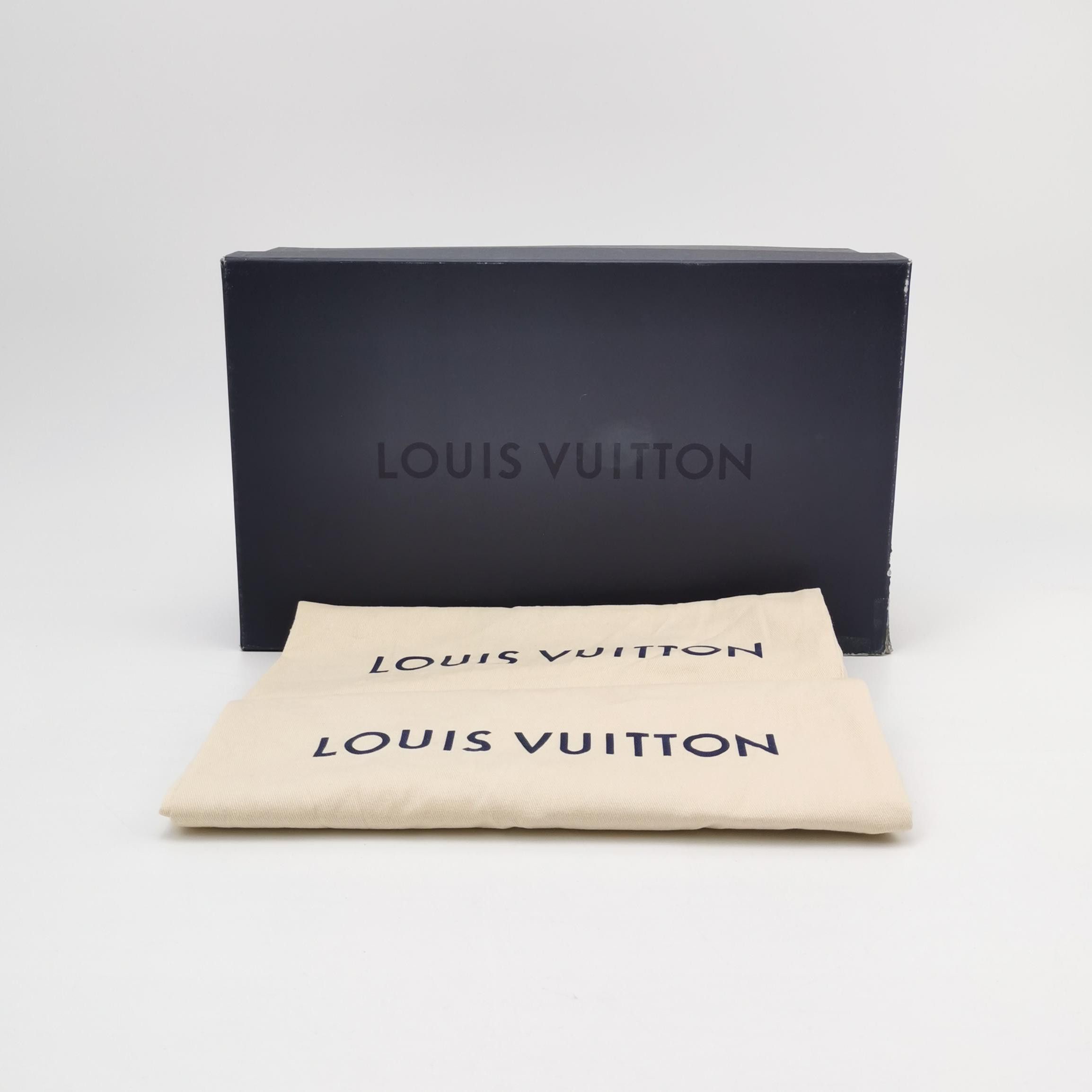 Louis Vuitton Louis Vuitton Run Away Damier Leather Sneakers 43 Size US 10 / EU 43 - 6 Thumbnail