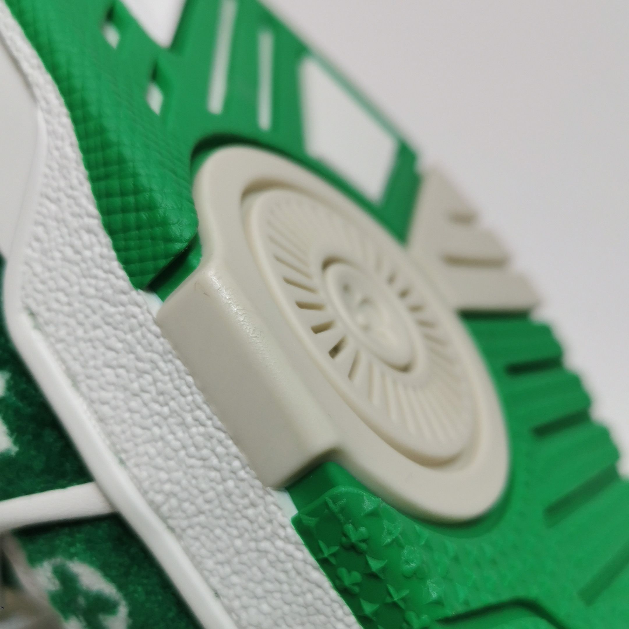 Louis Vuitton Louis Vuitton Monogram Green LV Trainer Sneakers 41 Size US 8 / EU 41 - 8 Thumbnail