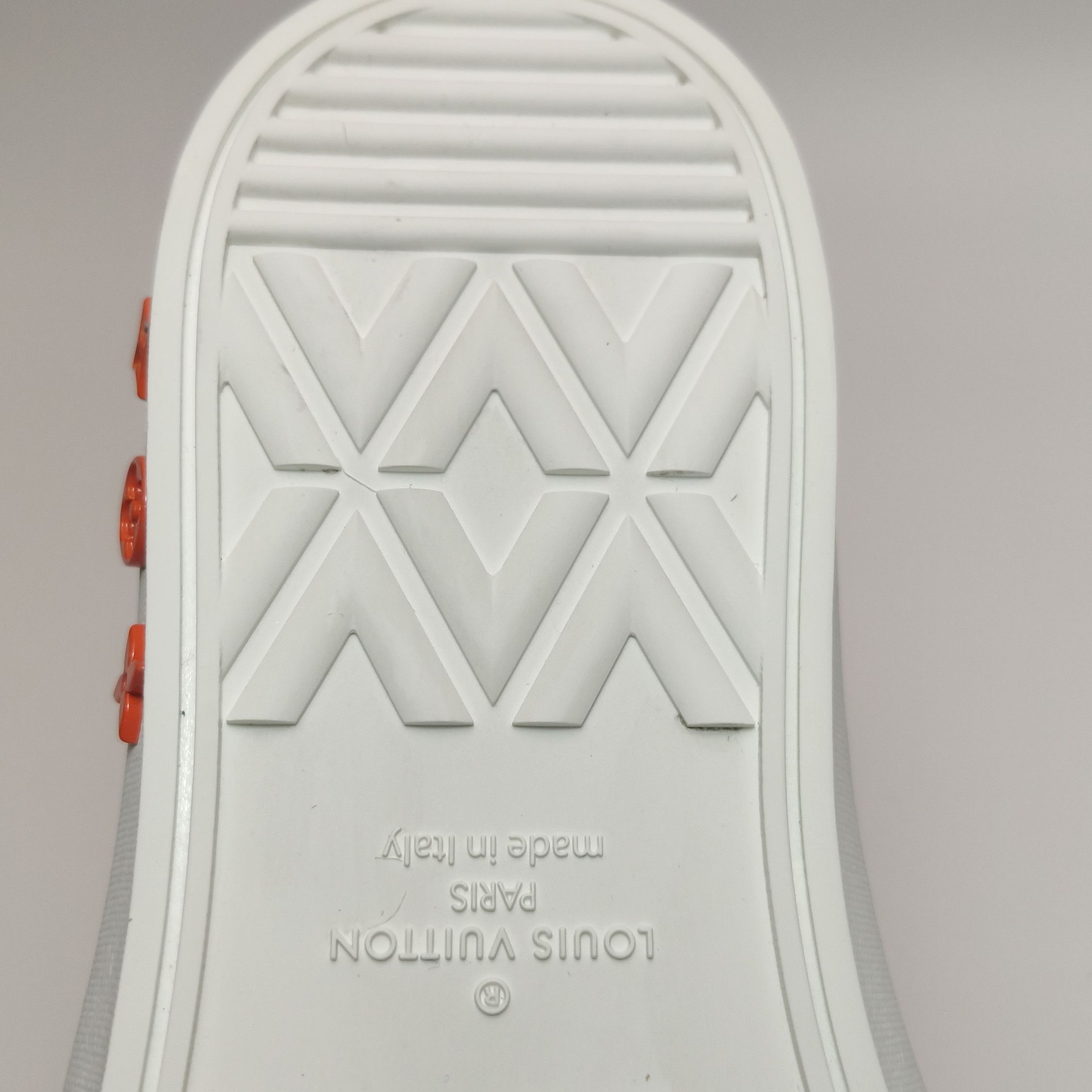 Louis Vuitton Louis Vuitton Color-blocked Low-Top Sneakers 42 Size US 9 / EU 42 - 10 Thumbnail