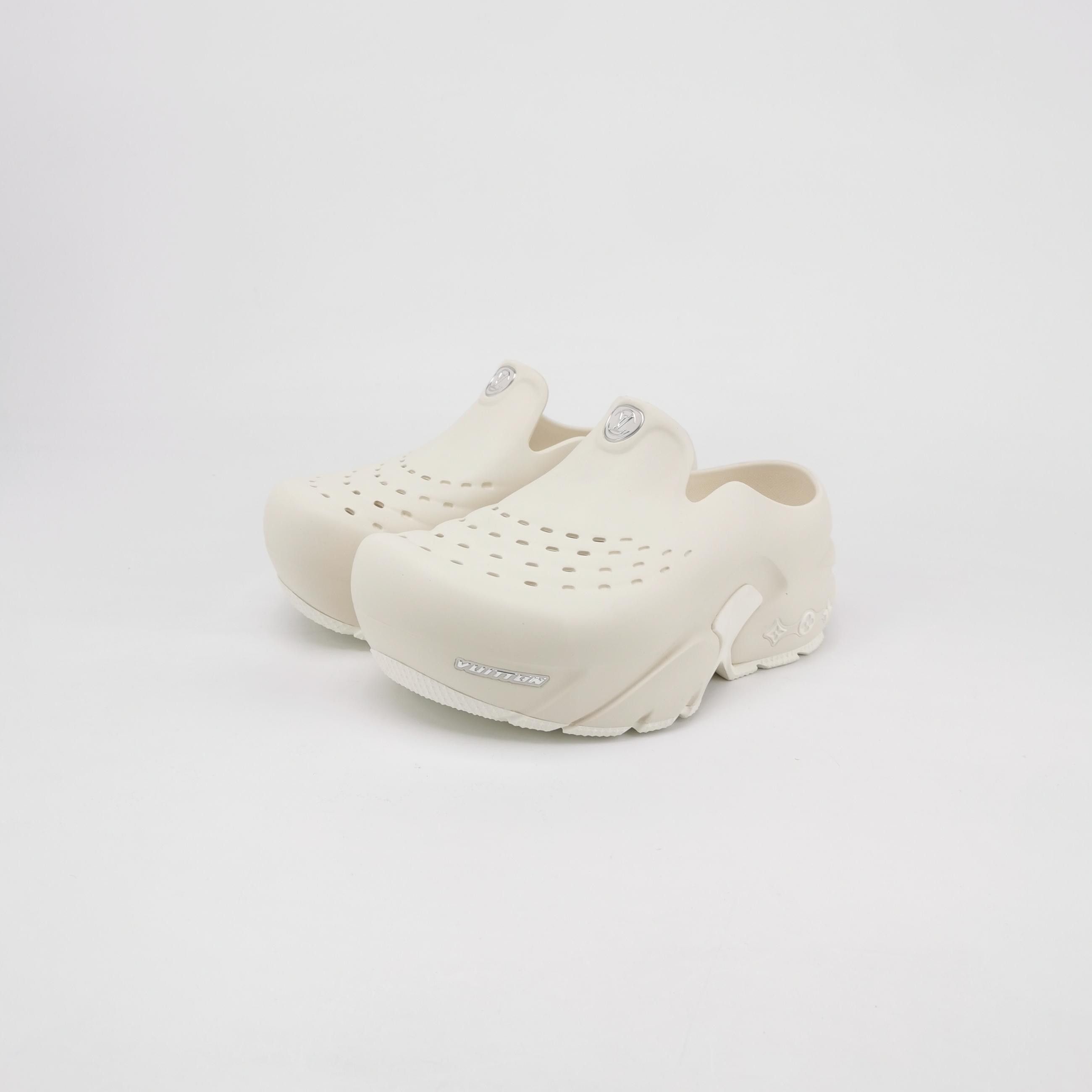 Louis Vuitton Louis Vuitton Shark Clog Sandals EU 39.5 Size US 6 / EU 39 - 2 Thumbnail