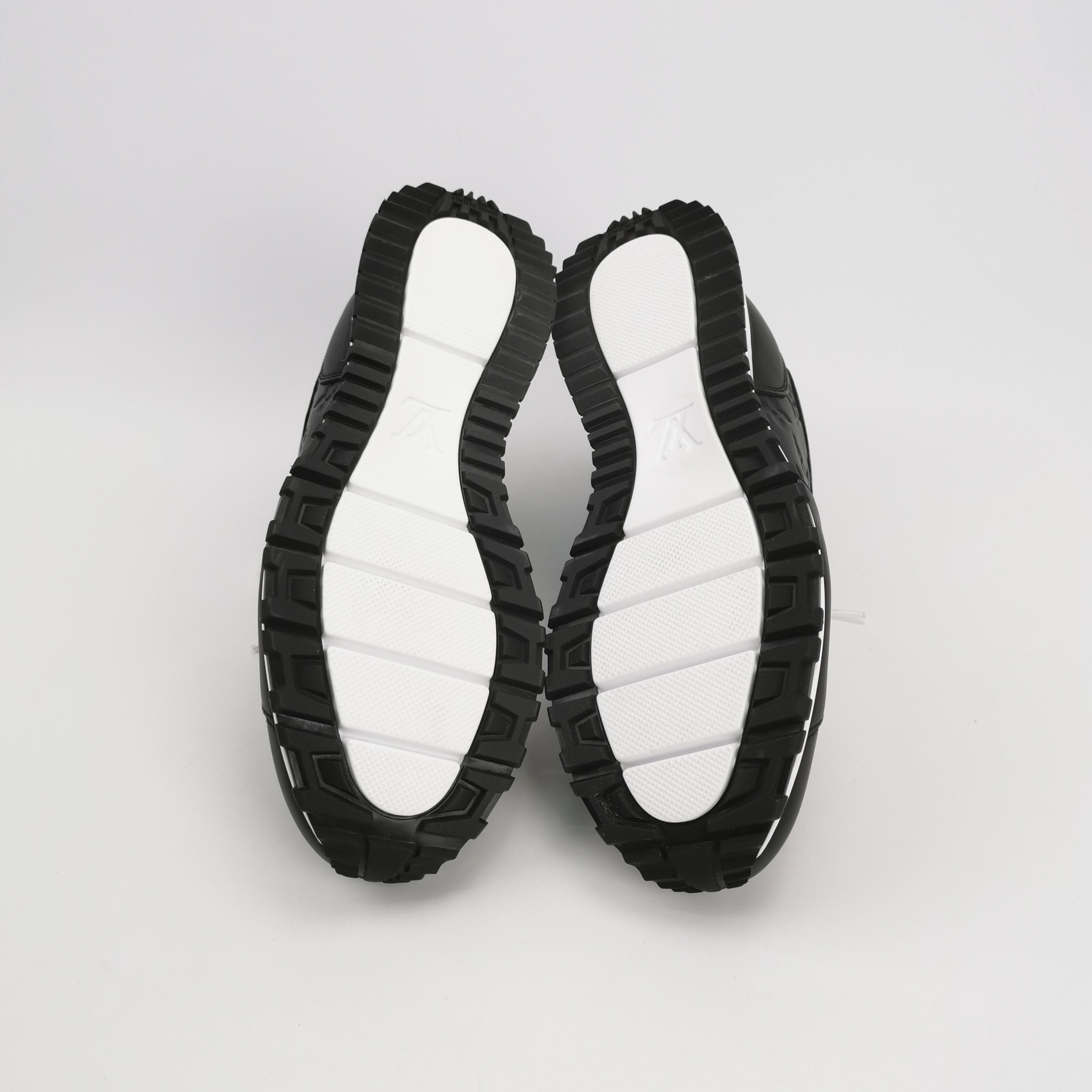 Louis Vuitton Louis Vuitton Monogram Embossed Run Away Sneakers 40.5 Size US 7 / EU 40 - 5 Thumbnail