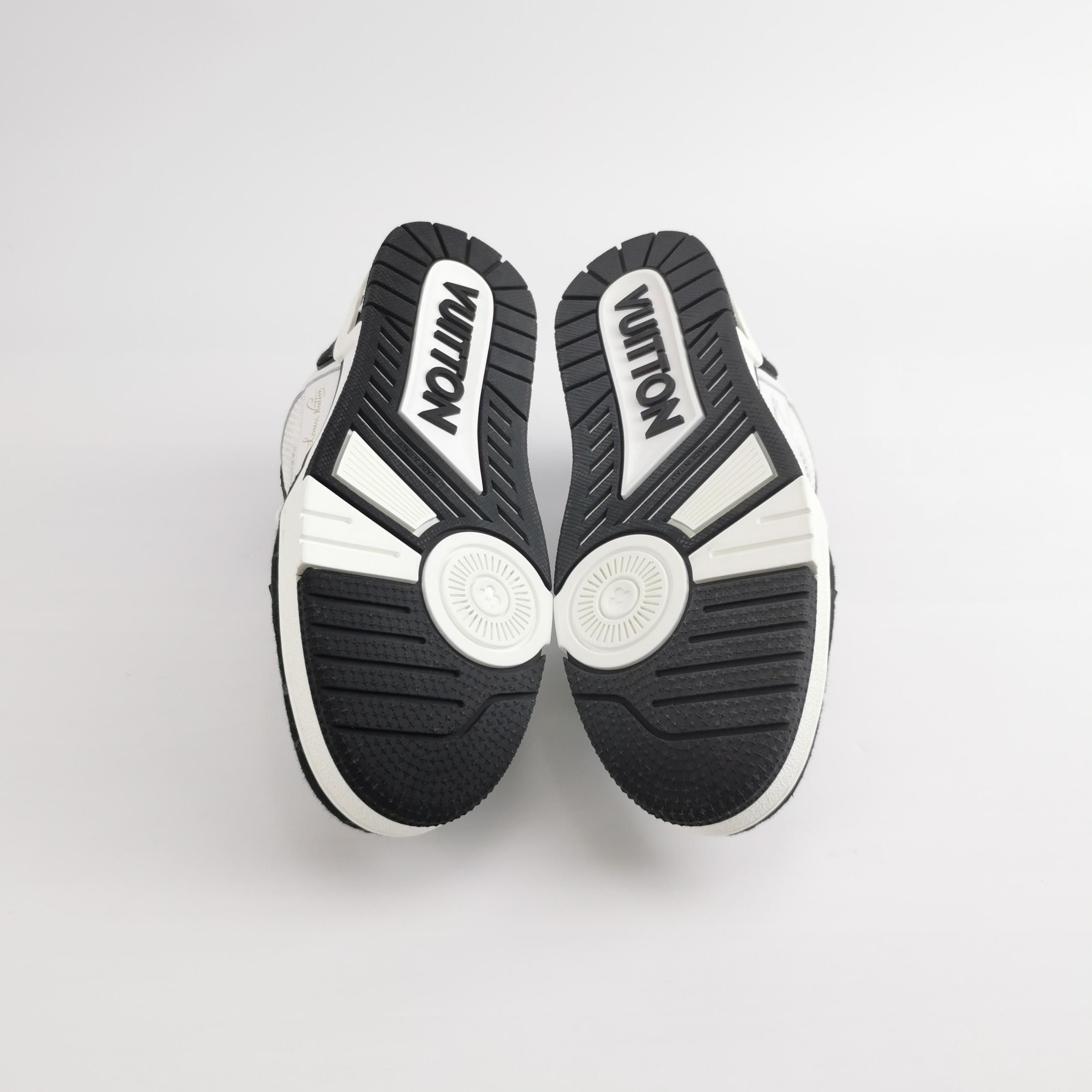 Louis Vuitton Louis Vuitton Monogram Mesh Trainer Sneakers 41 Size US 8 / EU 41 - 5 Thumbnail