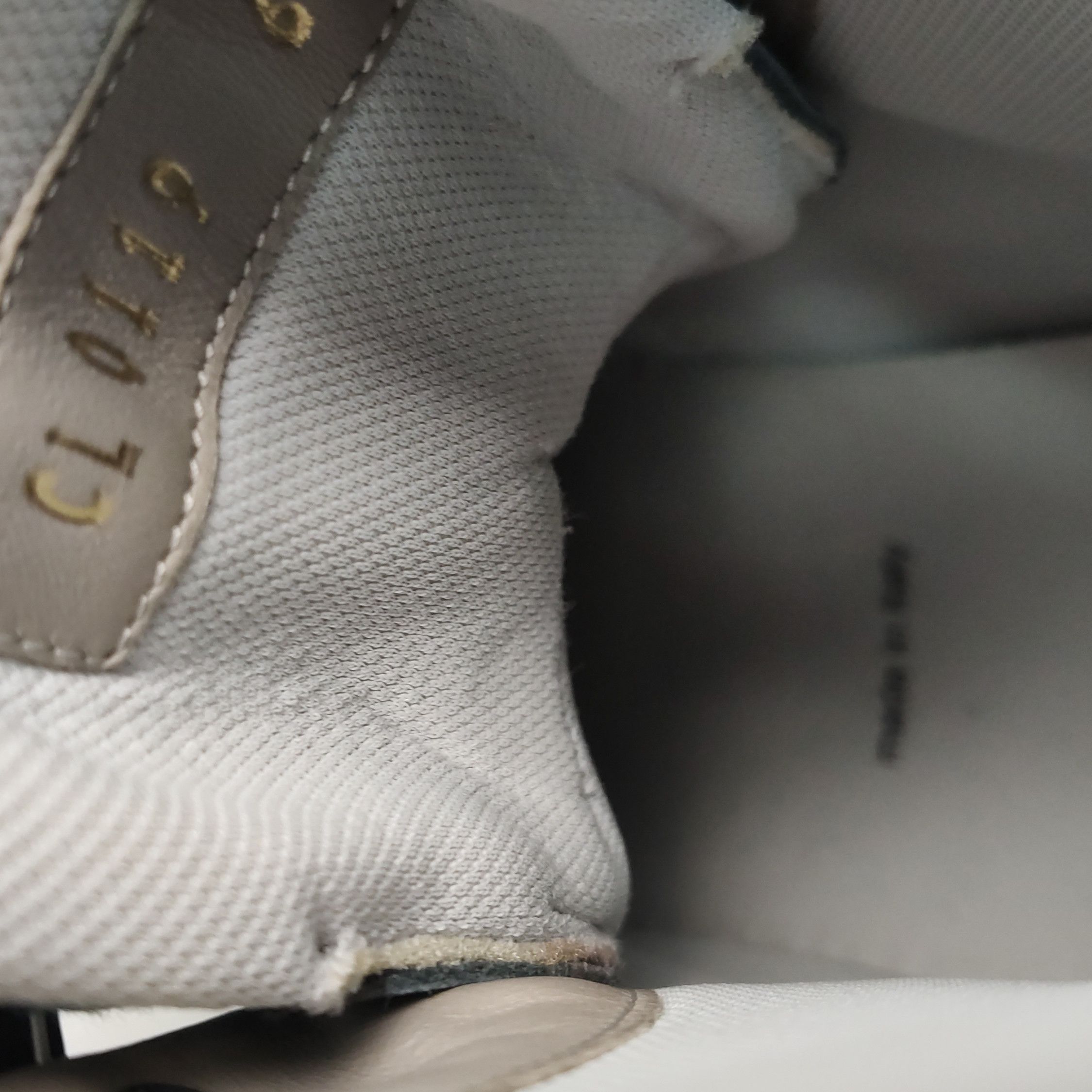 Louis Vuitton Louis Vuitton LV Trainer 408 Hi-Top Sneakers US 7 Size US 7 / EU 40 - 11 Thumbnail