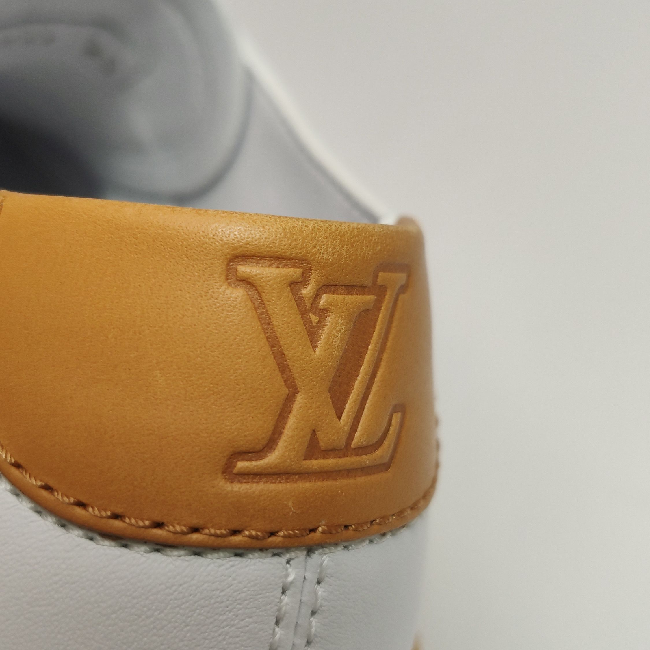 Louis Vuitton Louis Vuitton Logo Resort Leather Sneakers 41 Size US 8 / EU 41 - 8 Thumbnail