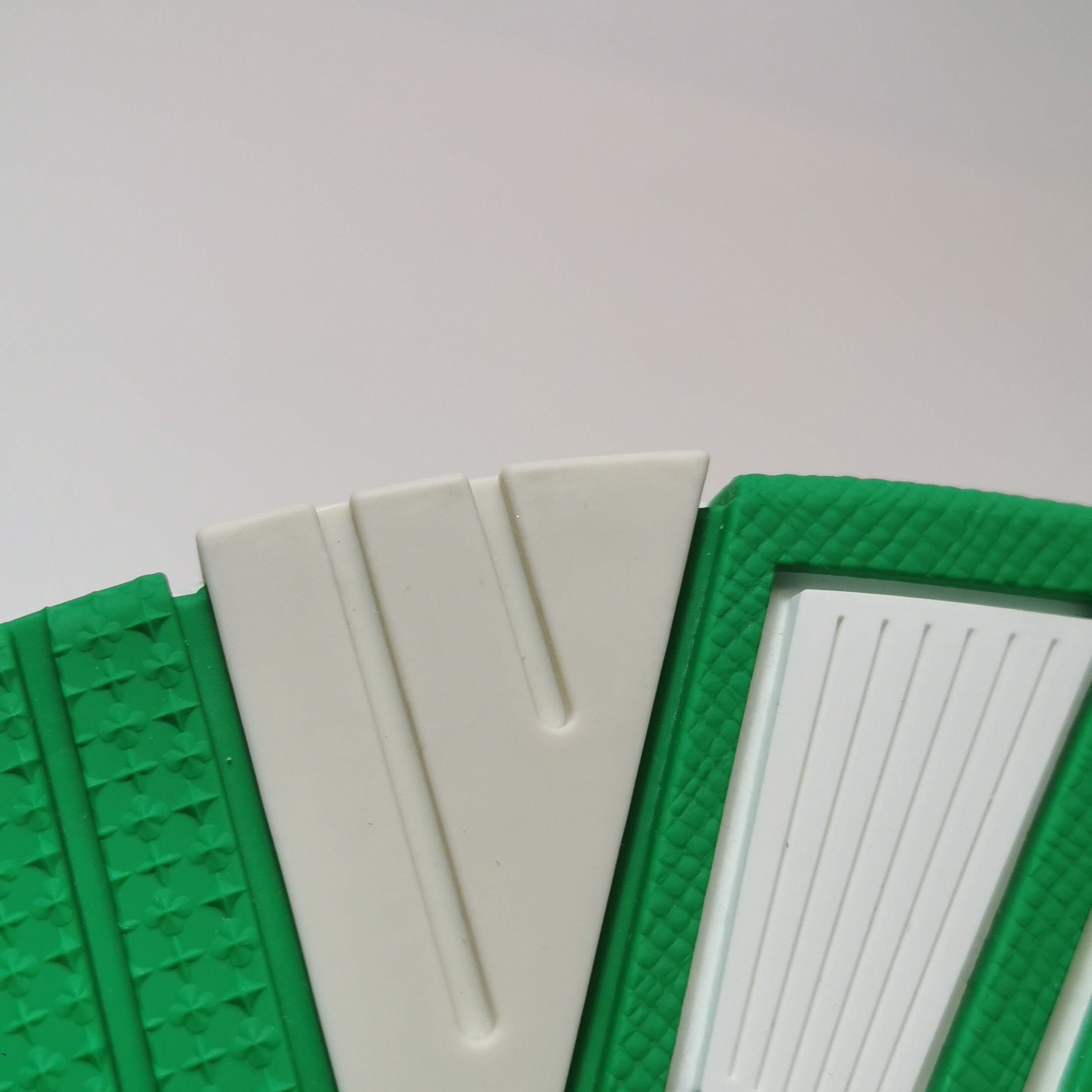 Louis Vuitton Louis Vuitton Green Monogram LV Trainer Size 42.5 Size US 9 / EU 42 - 9 Thumbnail
