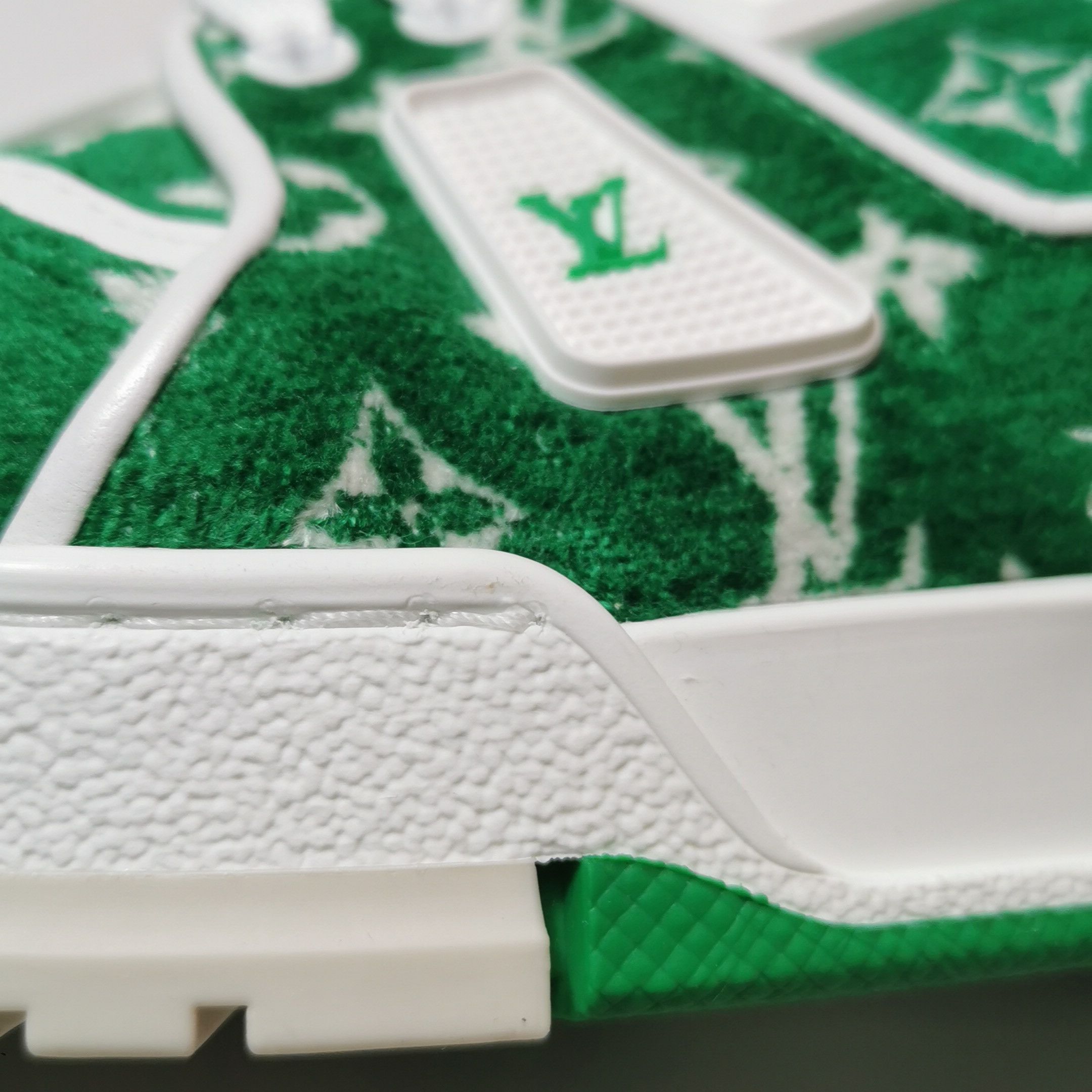 Louis Vuitton Louis Vuitton Green Monogram LV Trainer Size 42.5 Size US 9 / EU 42 - 8 Thumbnail
