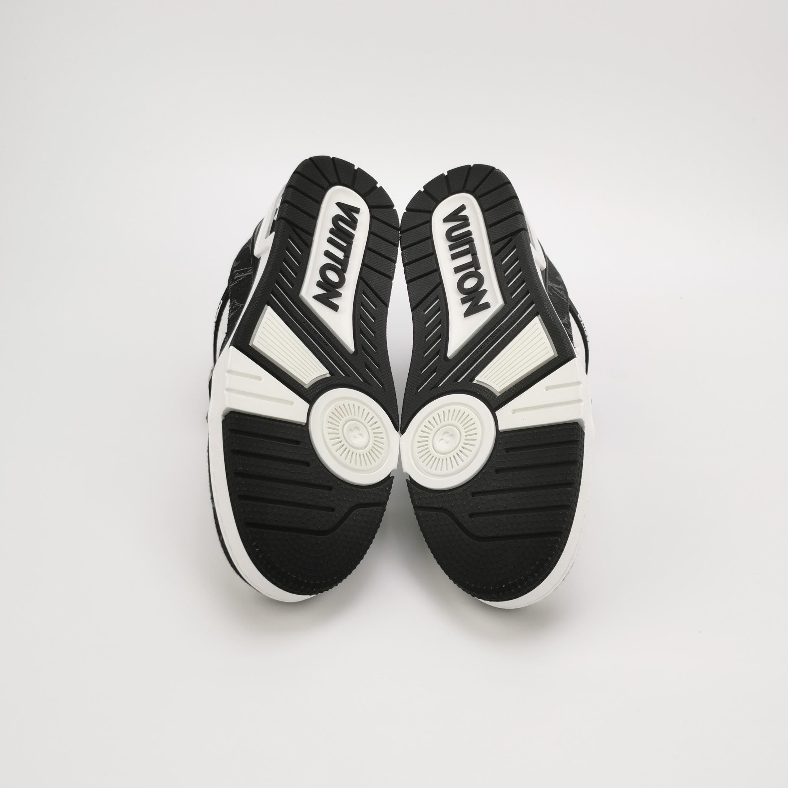 Louis Vuitton Louis Vuitton Monogram Denim Trainer Sneakers 41.5 Size US 8 / EU 41 - 5 Thumbnail