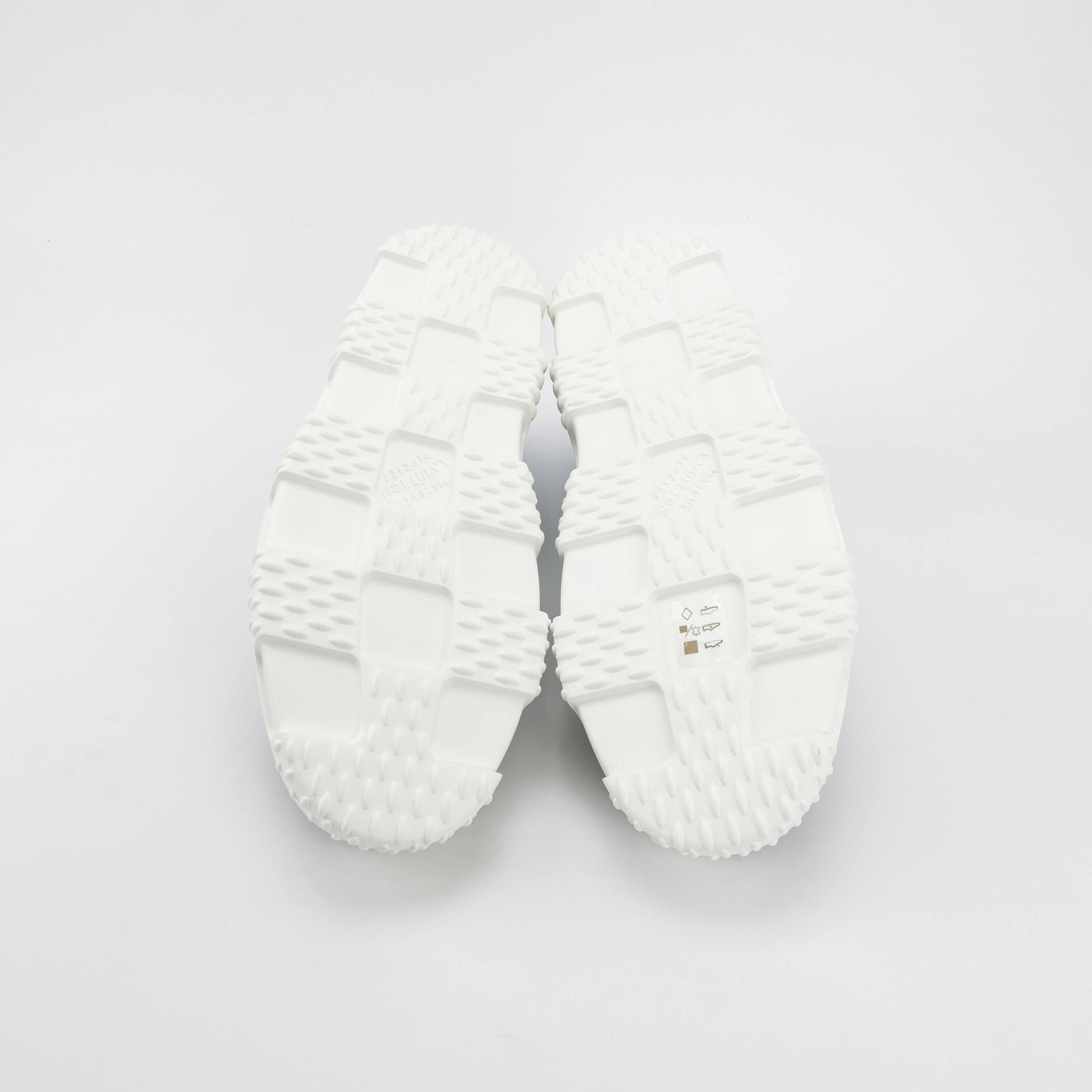Louis Vuitton Louis Vuitton Damier Space Lander Sneakers Size 43 Size US 10 / EU 43 - 5 Thumbnail
