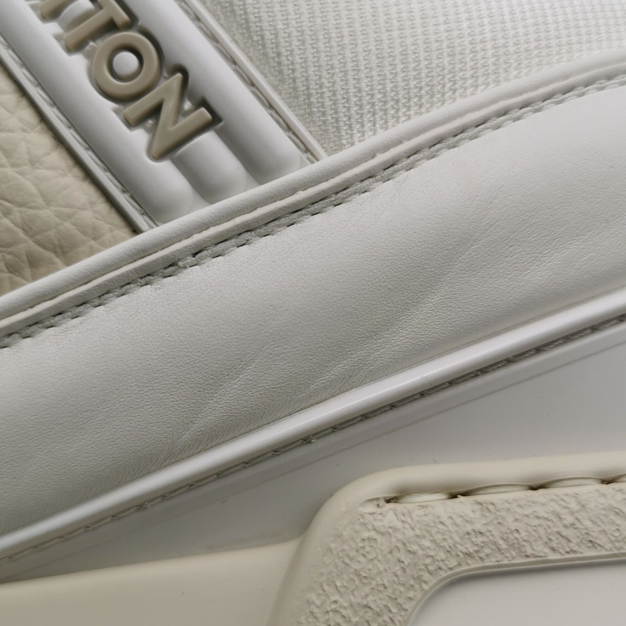 Louis Vuitton Louis Vuitton Monogram Trainer Sneakers 43.5 Size US 10 / EU 43 - 9 Thumbnail