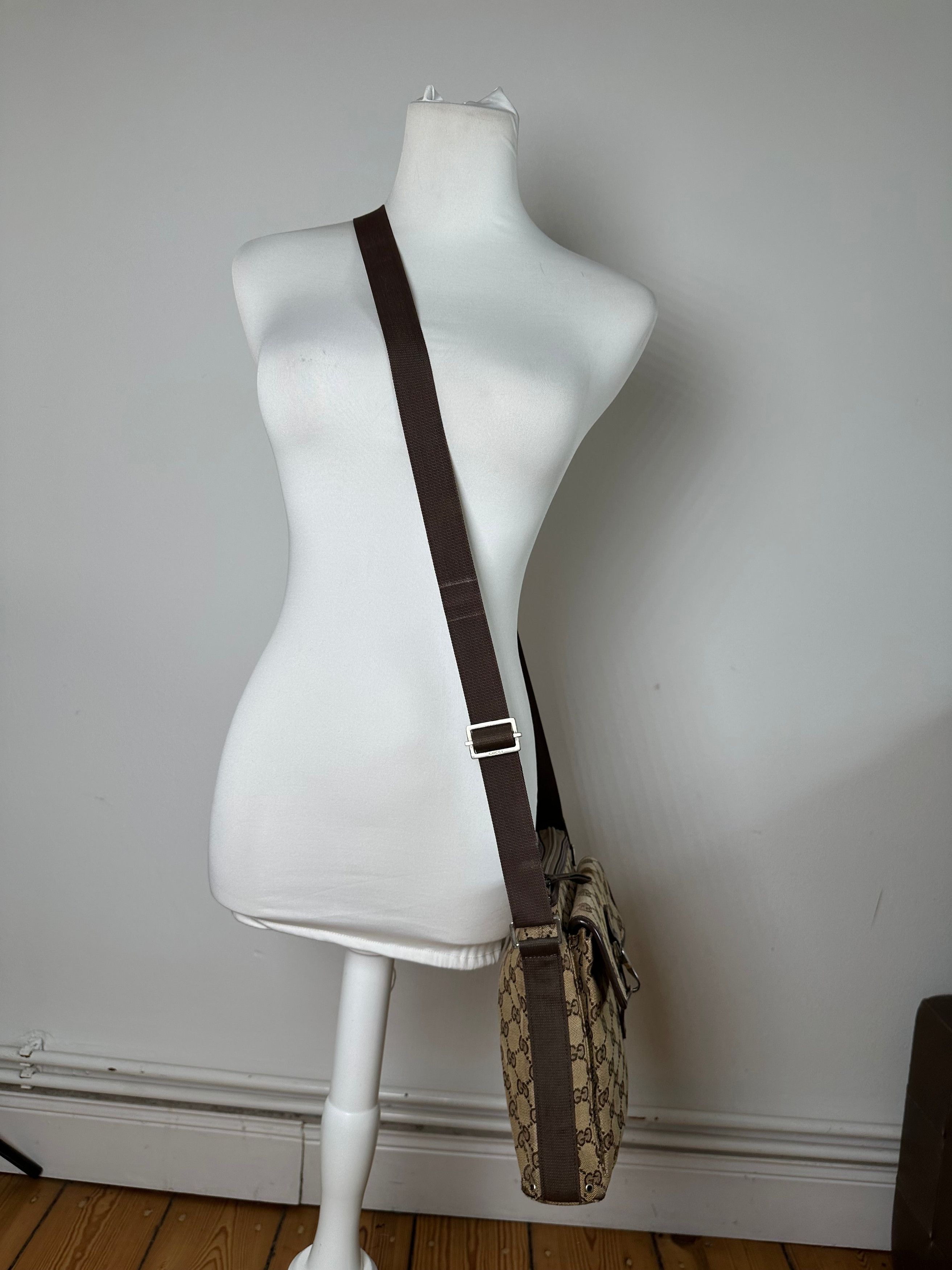 Gucci Vintage GG Monogram Canvas Leather Crossbody Messenger Bag B Size ONE SIZE - 6 Thumbnail