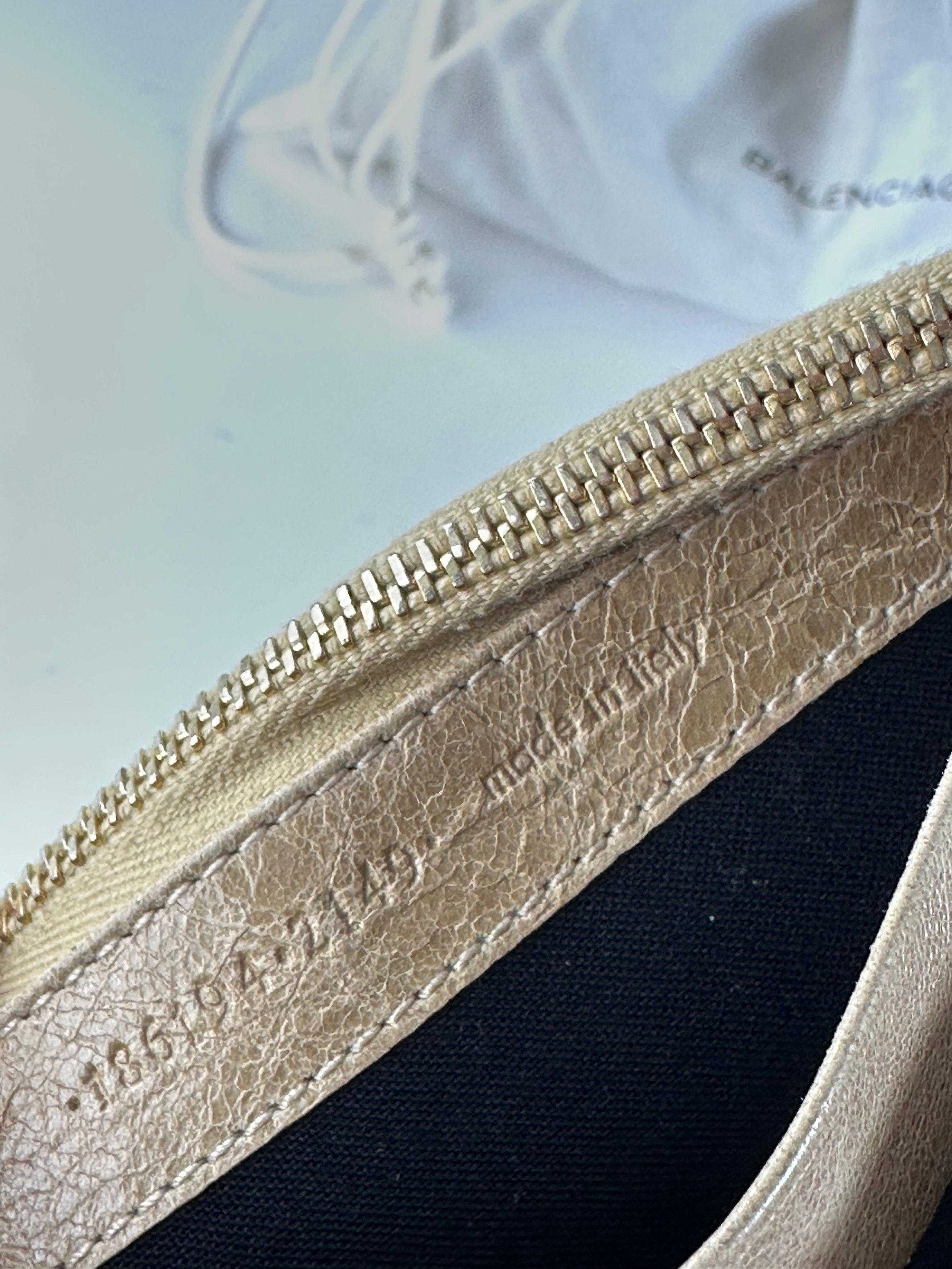Balenciaga Vintage City Leather Long Wallet Beige Size ONE SIZE - 9 Thumbnail