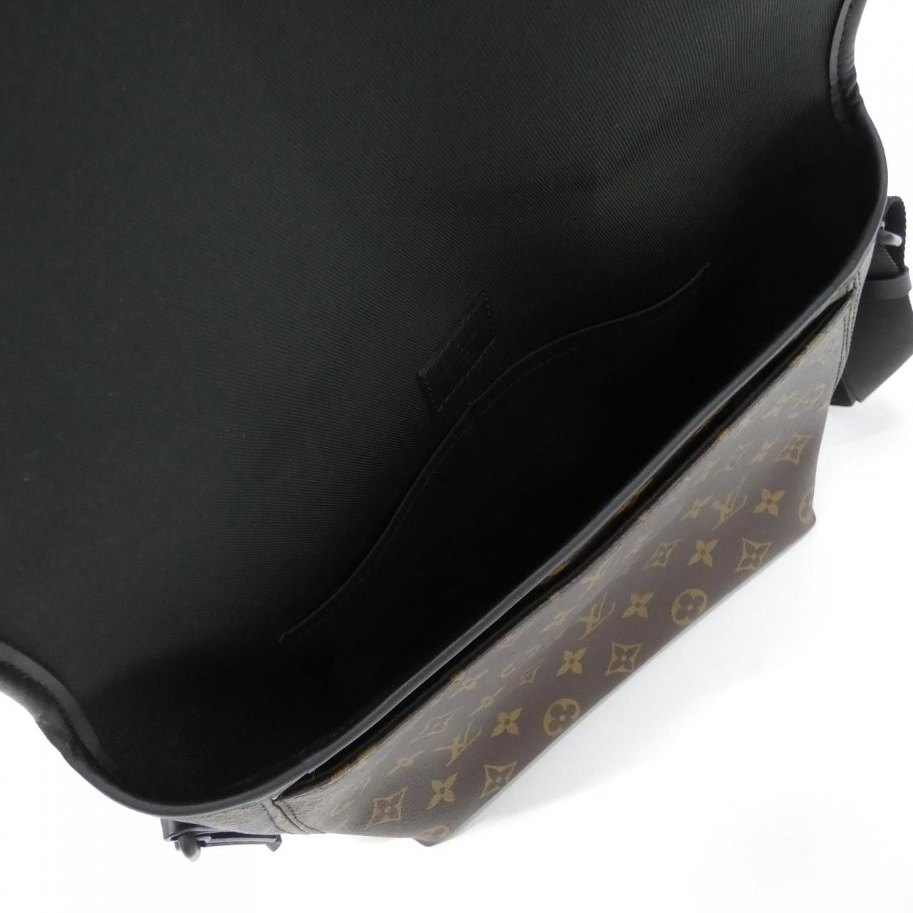 Louis Vuitton Louis Vuitton Louis Vuitton Magnetic Messenger Monogram Macassar Shoulder Bag Textile Shoulder Bag M45557 DUTY FREE for USA Size ONE SIZE - 6 Thumbnail