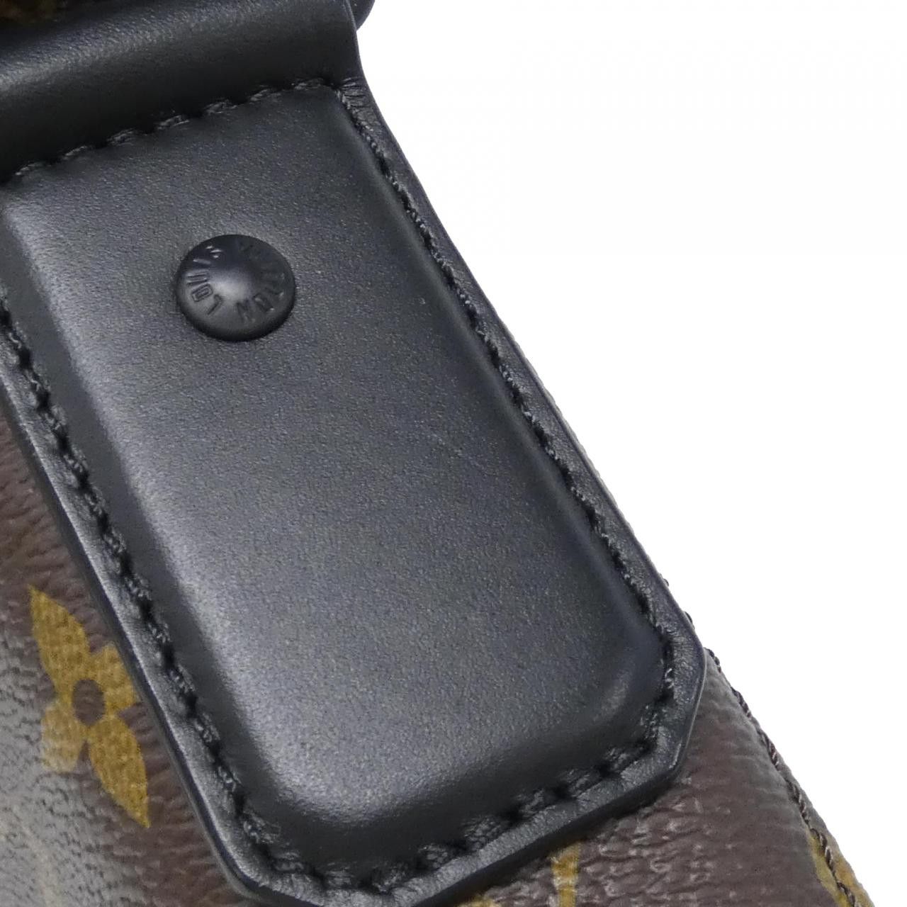 Louis Vuitton Louis Vuitton Louis Vuitton Magnetic Messenger Monogram Macassar Shoulder Bag Textile Shoulder Bag M45557 DUTY FREE for USA Size ONE SIZE - 4 Thumbnail