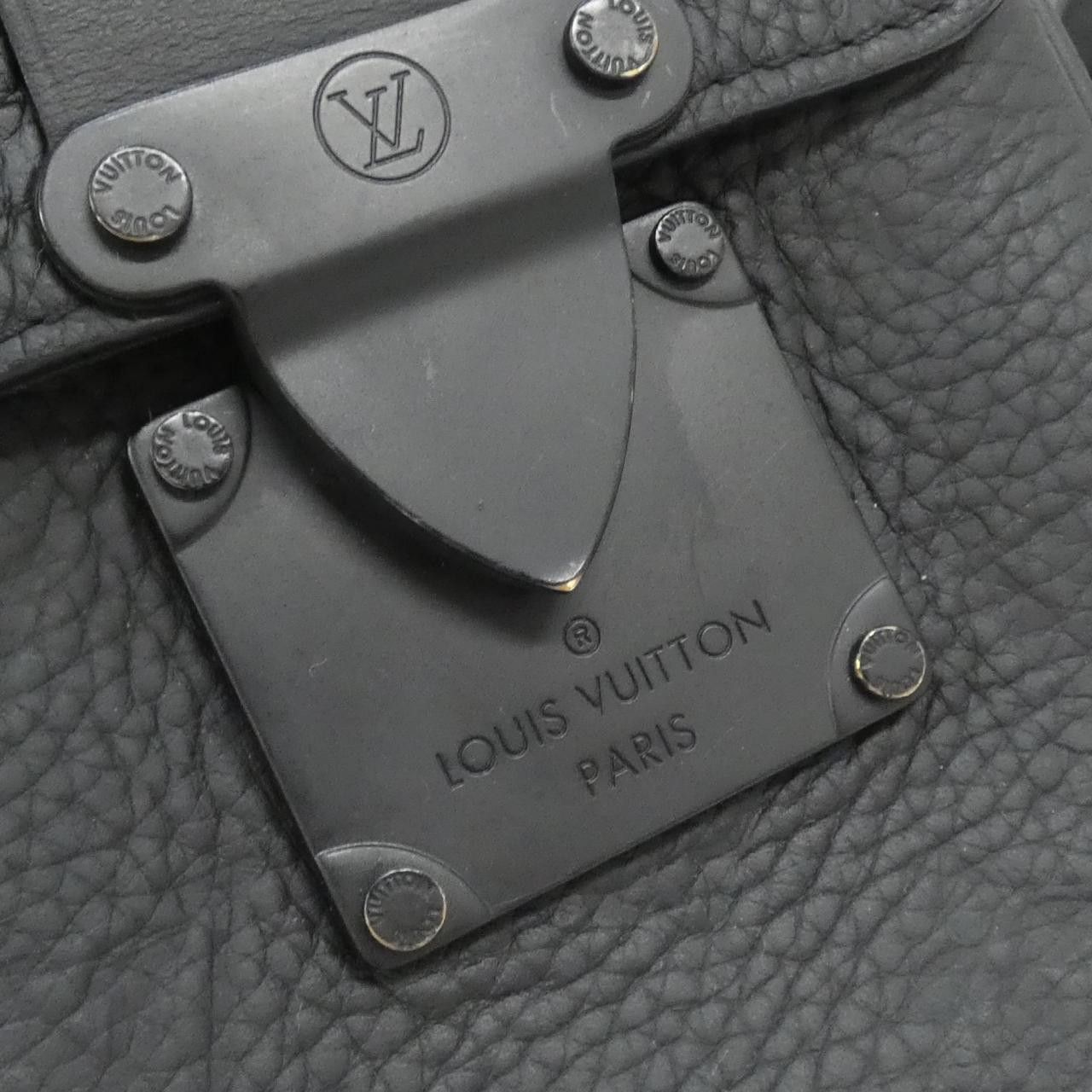 Louis Vuitton Louis Vuitton Louis Vuitton S Lock Vertical Wearable Wallet Monogram Taurillon Shoulder Bag Leather Shoulder Bag M81524 DUTY FREE for USA Size ONE SIZE - 4 Thumbnail