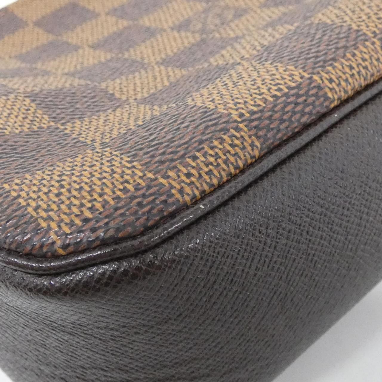 Louis Vuitton Louis Vuitton Louis Vuitton Damier Makeup Pouch Textile Vanity Bag N51982 DUTY FREE for USA Size ONE SIZE - 2 Thumbnail