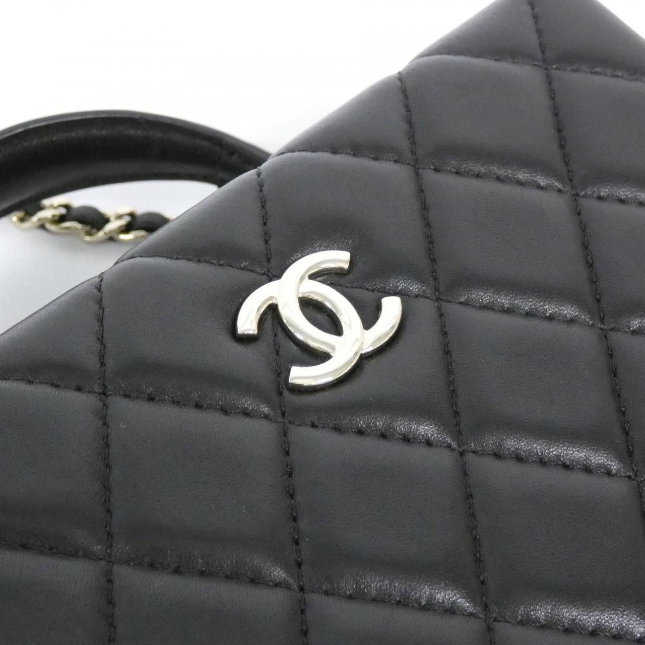 Chanel Chanel Chanel Lambskin Shoulder Bag Leather Crossbody Bag AS5167 DUTY FREE for USA Size ONE SIZE - 4 Thumbnail