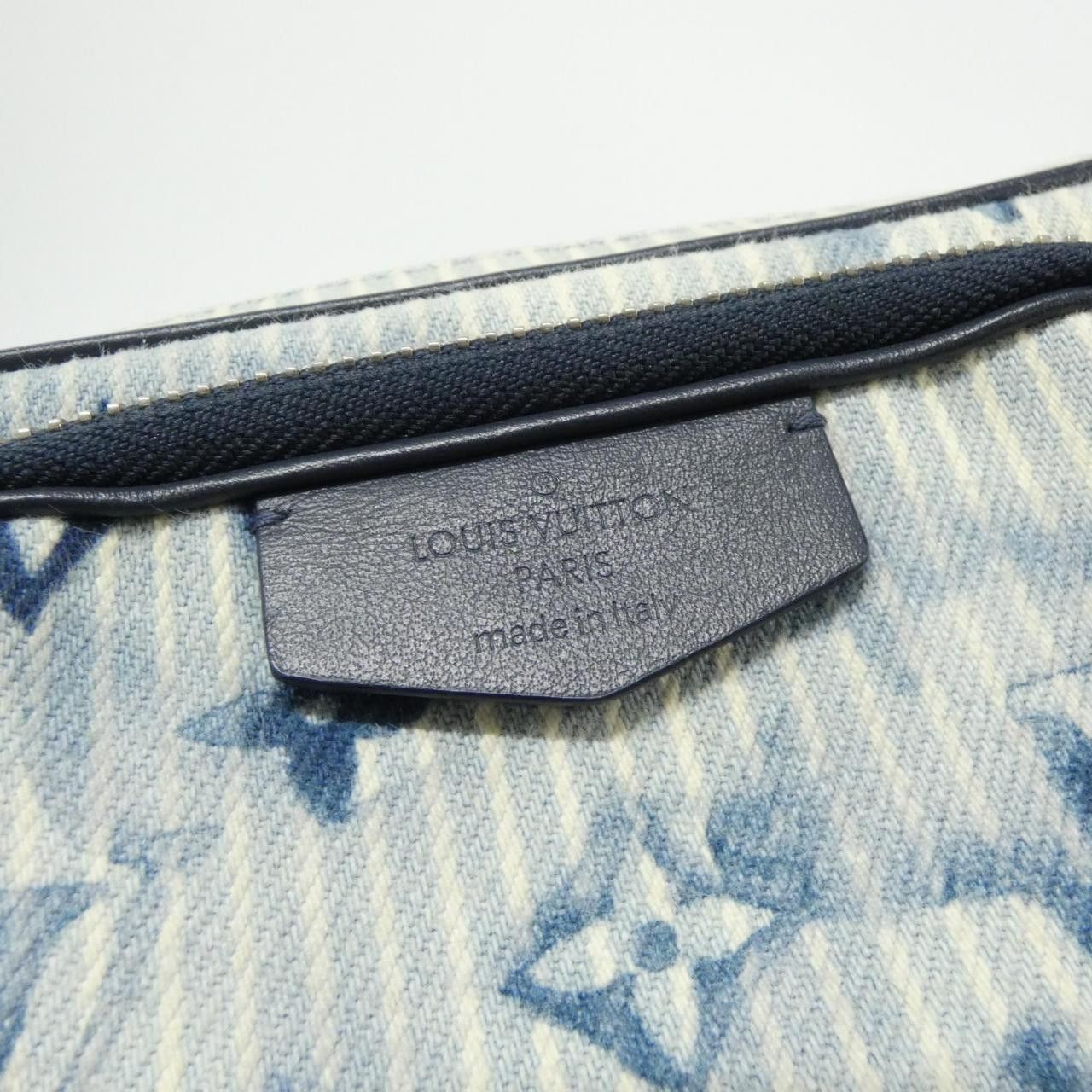 Louis Vuitton Louis Vuitton Louis Vuitton Watercolor Monogram Shoulder Bag Textile Shoulder Bag M80462 DUTY FREE for USA Size ONE SIZE - 4 Thumbnail