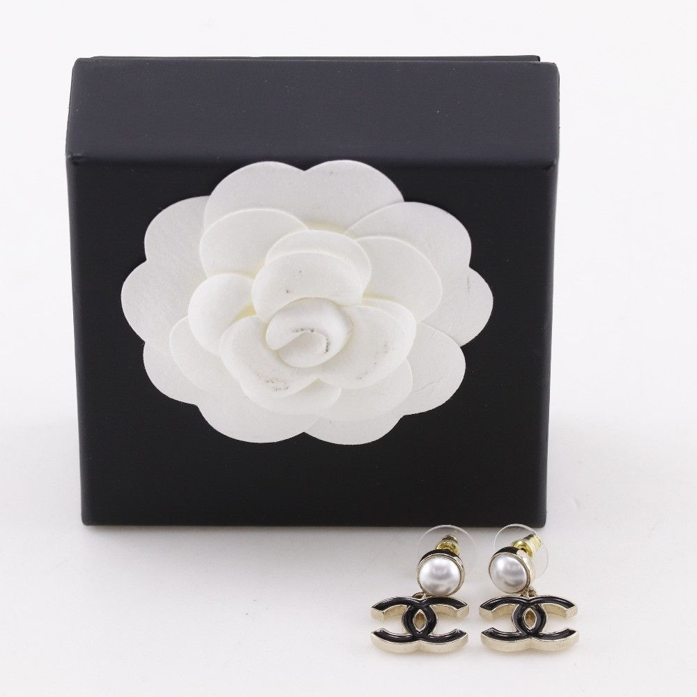 Chanel Chanel Chanel Logo Coco Mark Earrings Metal Earrings A25P DUTY FREE for USA Size ONE SIZE - 7 Thumbnail