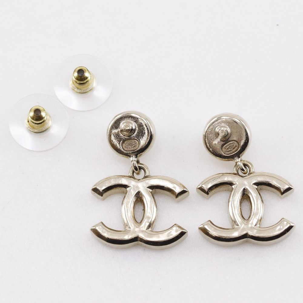 Chanel Chanel Chanel Logo Coco Mark Earrings Metal Earrings A25P DUTY FREE for USA Size ONE SIZE - 4 Thumbnail