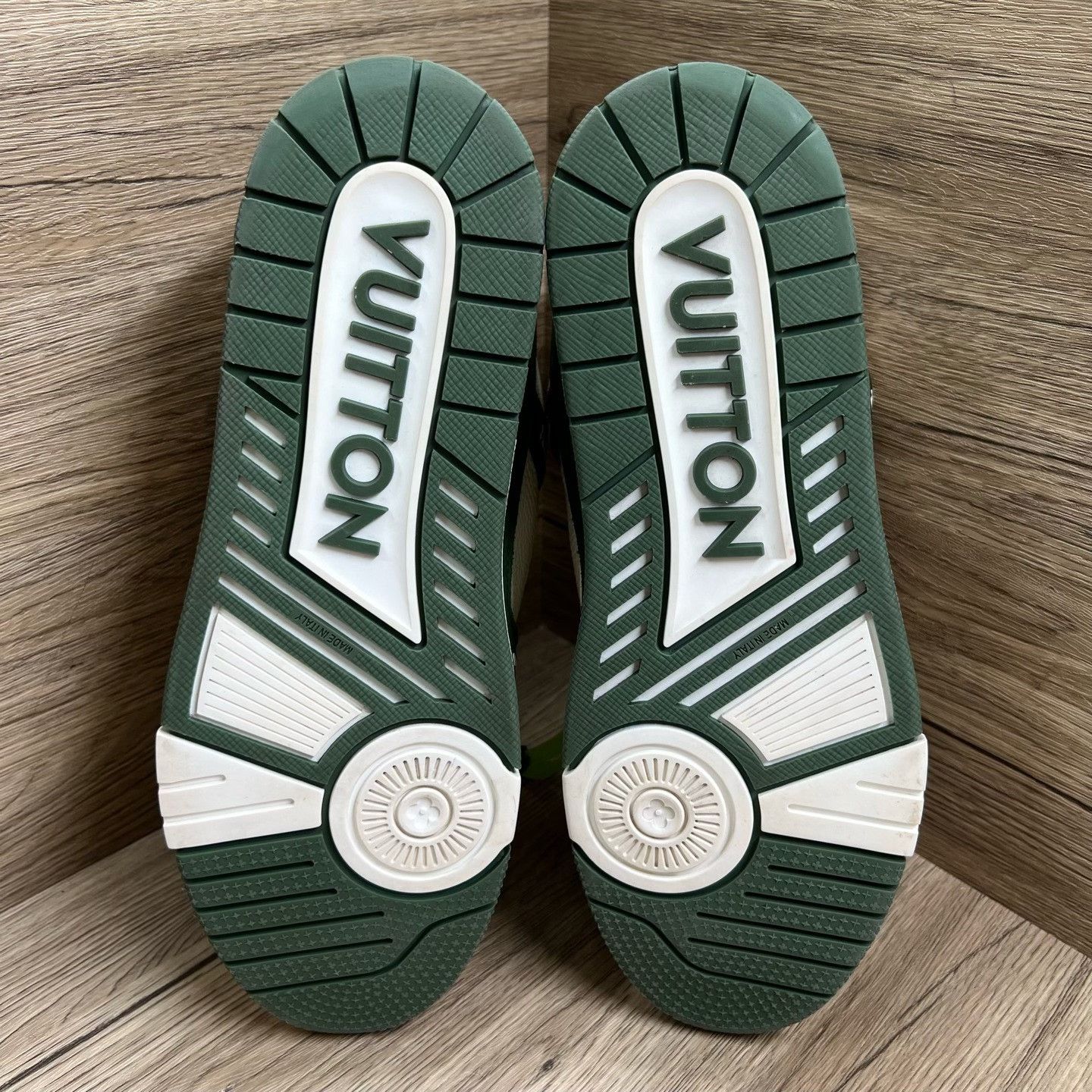Louis Vuitton Louis Vuitton Training Green Lowtop Sneakers 10 Men Size US 10 / EU 43 - 5 Thumbnail