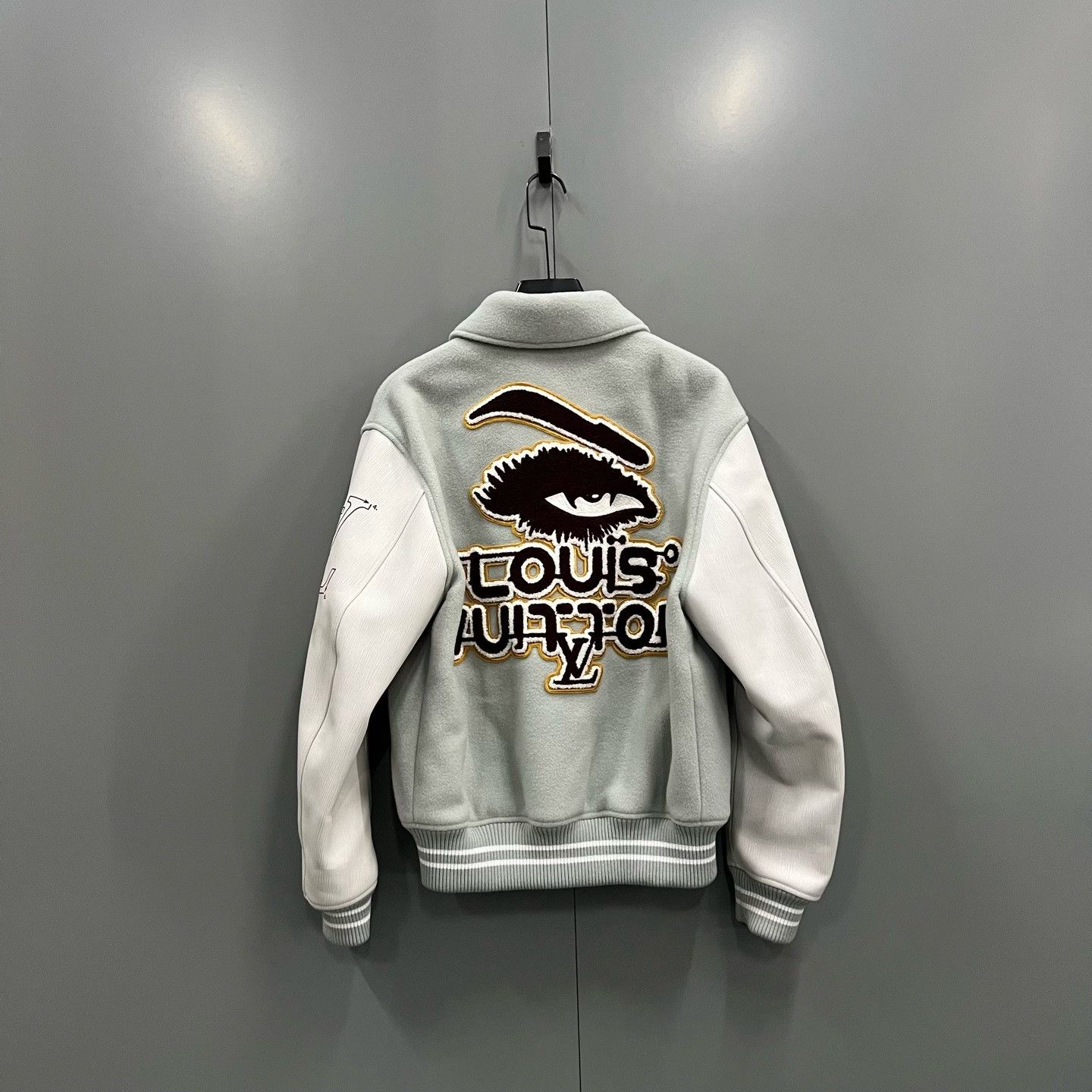 Louis Vuitton Louis Vuitton Embroidered Light Jacket s Men Size US S / EU 44-46 / 1 - 2 Thumbnail