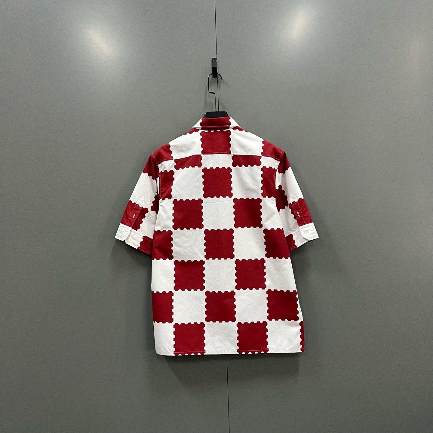 Louis Vuitton Louis Vuitton Collab Red Shirt l Men Size US L / EU 52-54 / 3 - 2 Thumbnail