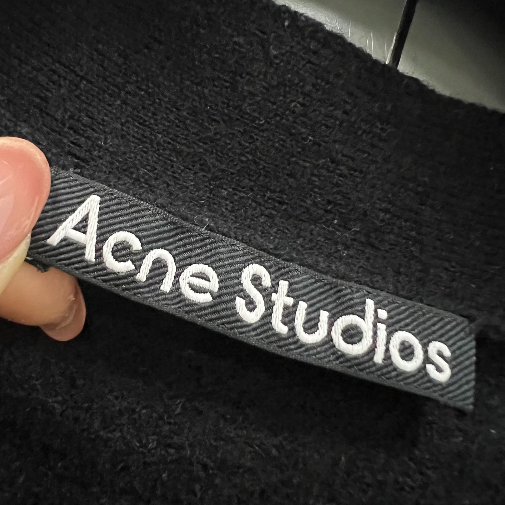 Acne Studios Acne Studios Embroidered Black Sweater S Women Size S / US 4 / IT 40 - 2 Thumbnail