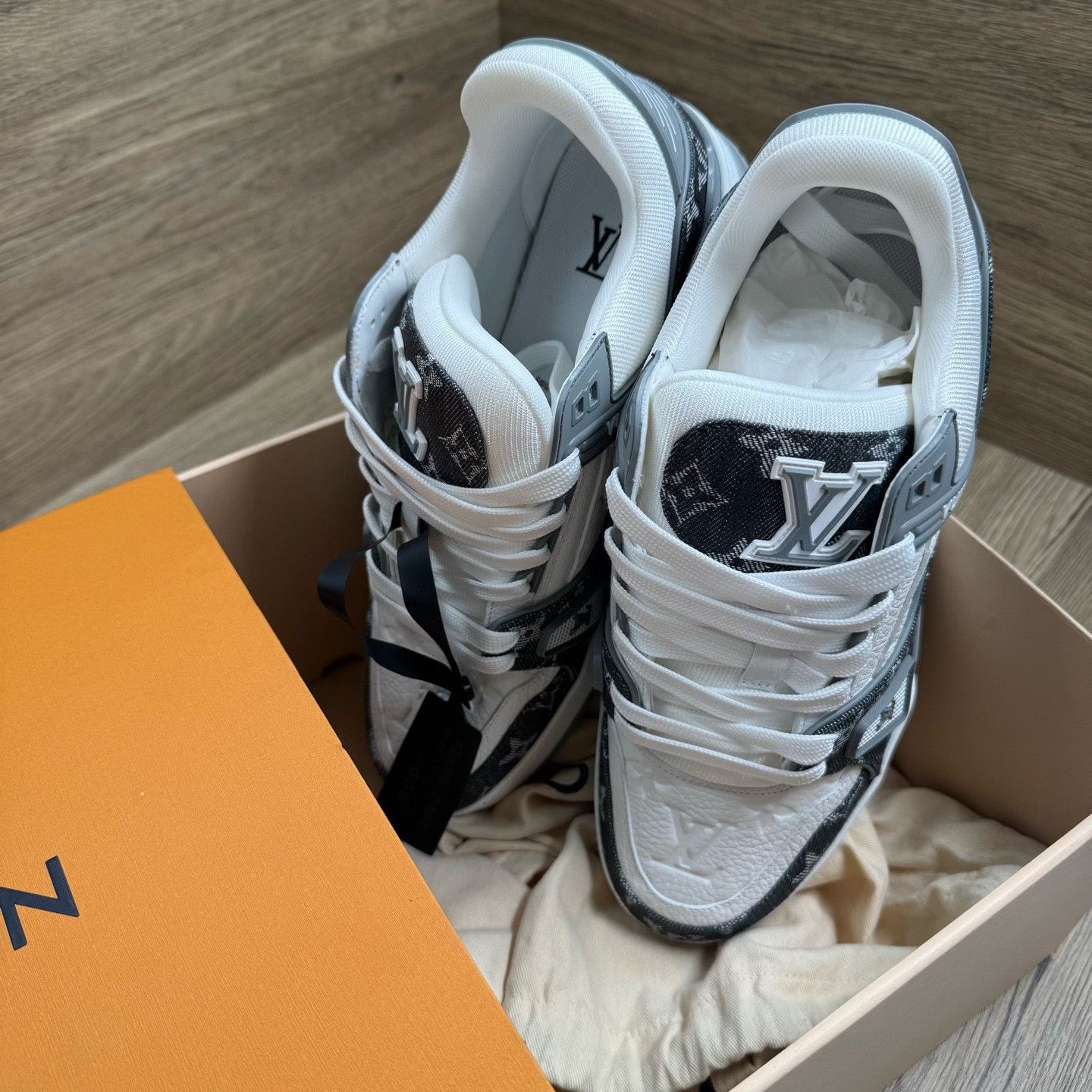 Louis Vuitton Louis Vuitton Training Denim White Lowtop Sneakers 7 Men Size US 7 / EU 40 - 2 Thumbnail