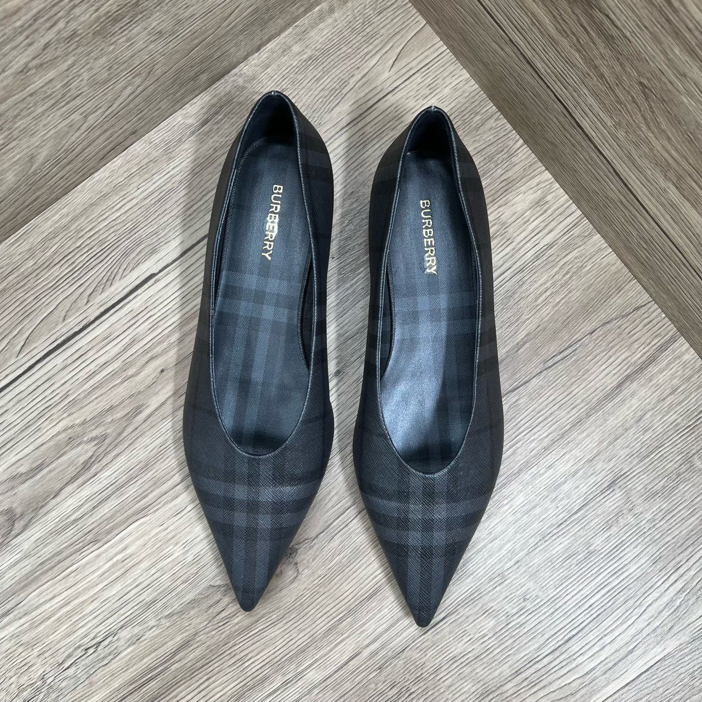 Burberry Burberry Plaid Black Lowtop Sneakers us_8-5 Women Size US 8.5 / IT 38.5 - 3 Thumbnail