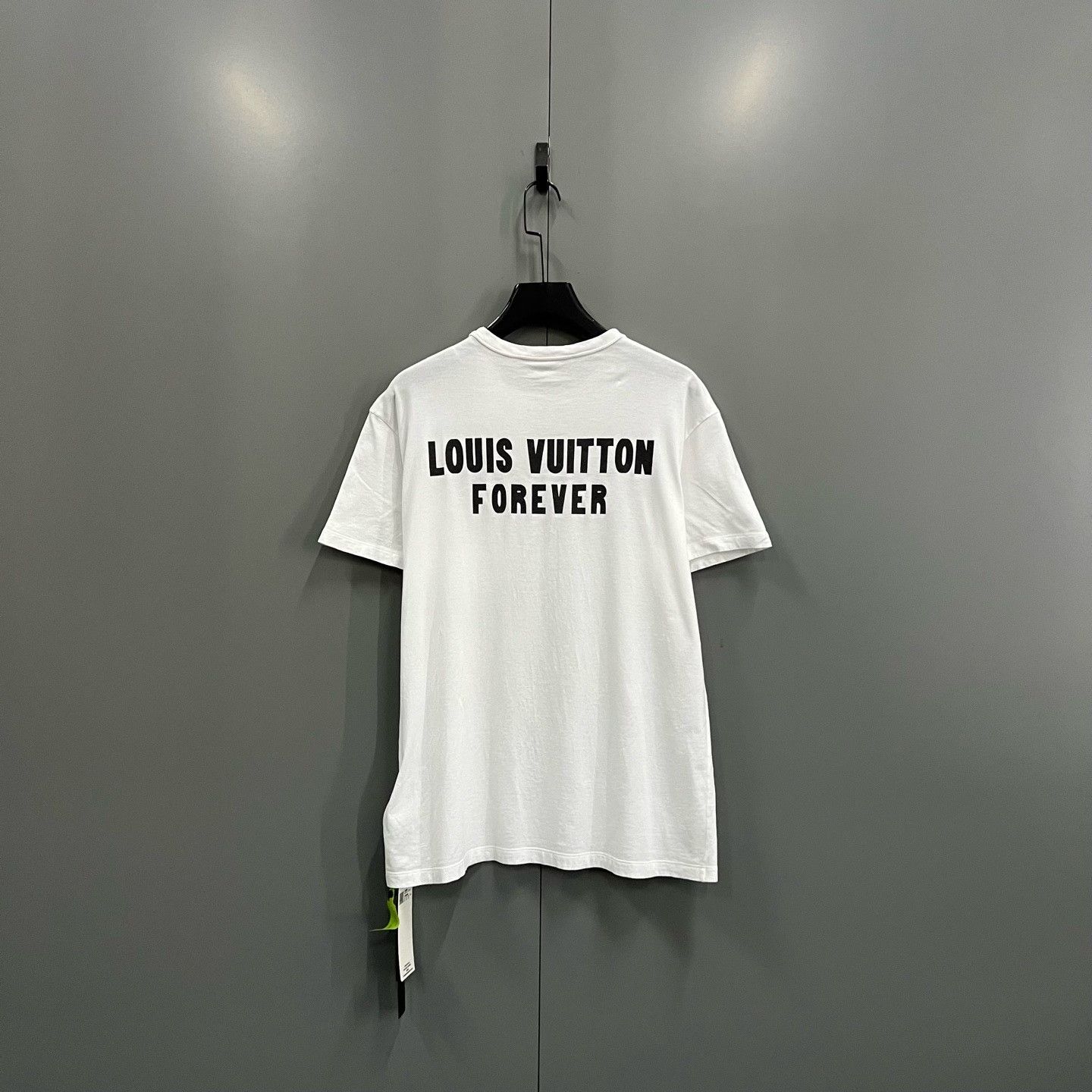 Louis Vuitton Louis Vuitton Retro Printed T-Shirt s Men Size US S / EU 44-46 / 1 - 3 Thumbnail