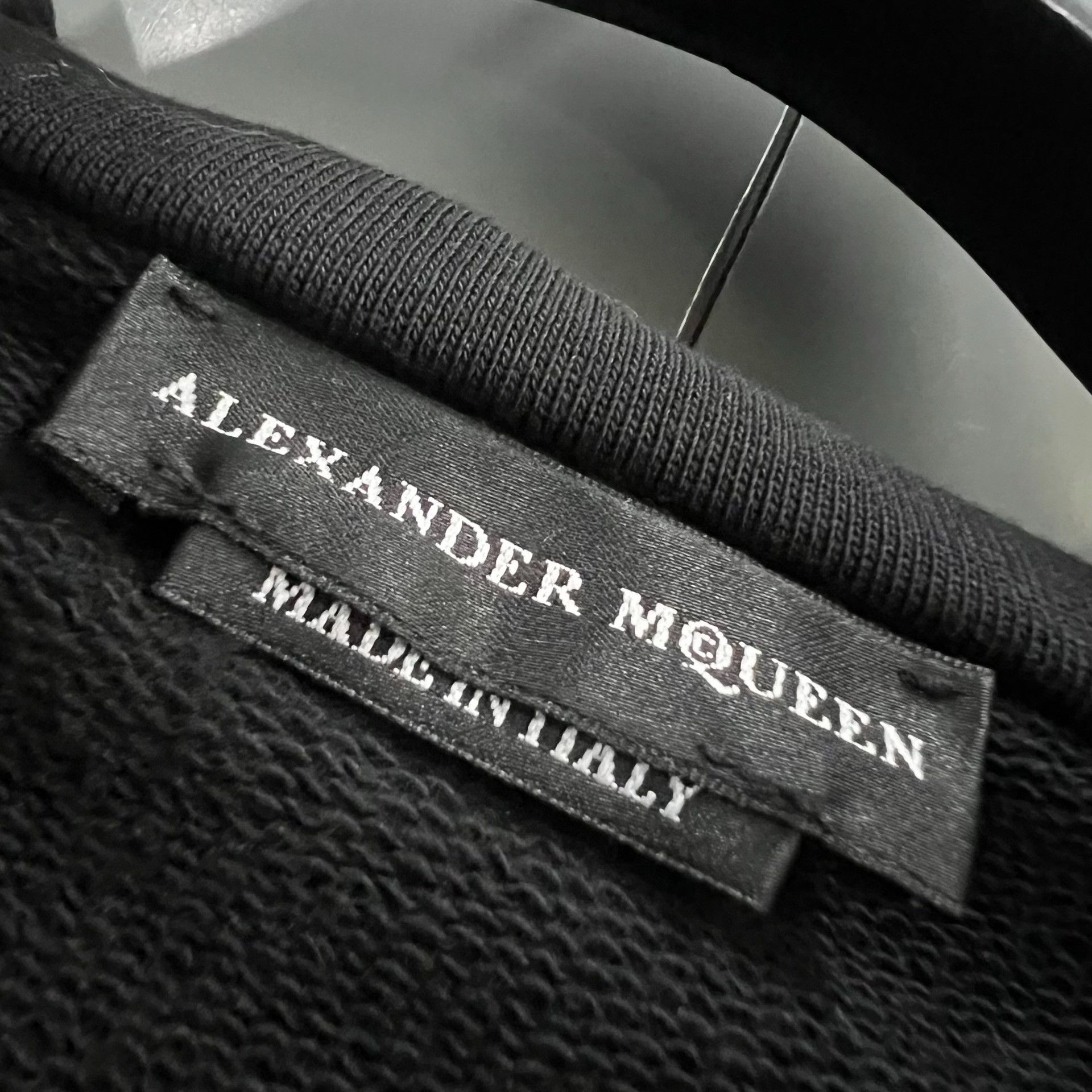 Alexander McQueen Alexander McQueen Embroidered Hoodie l Men Size US L / EU 52-54 / 3 - 2 Thumbnail