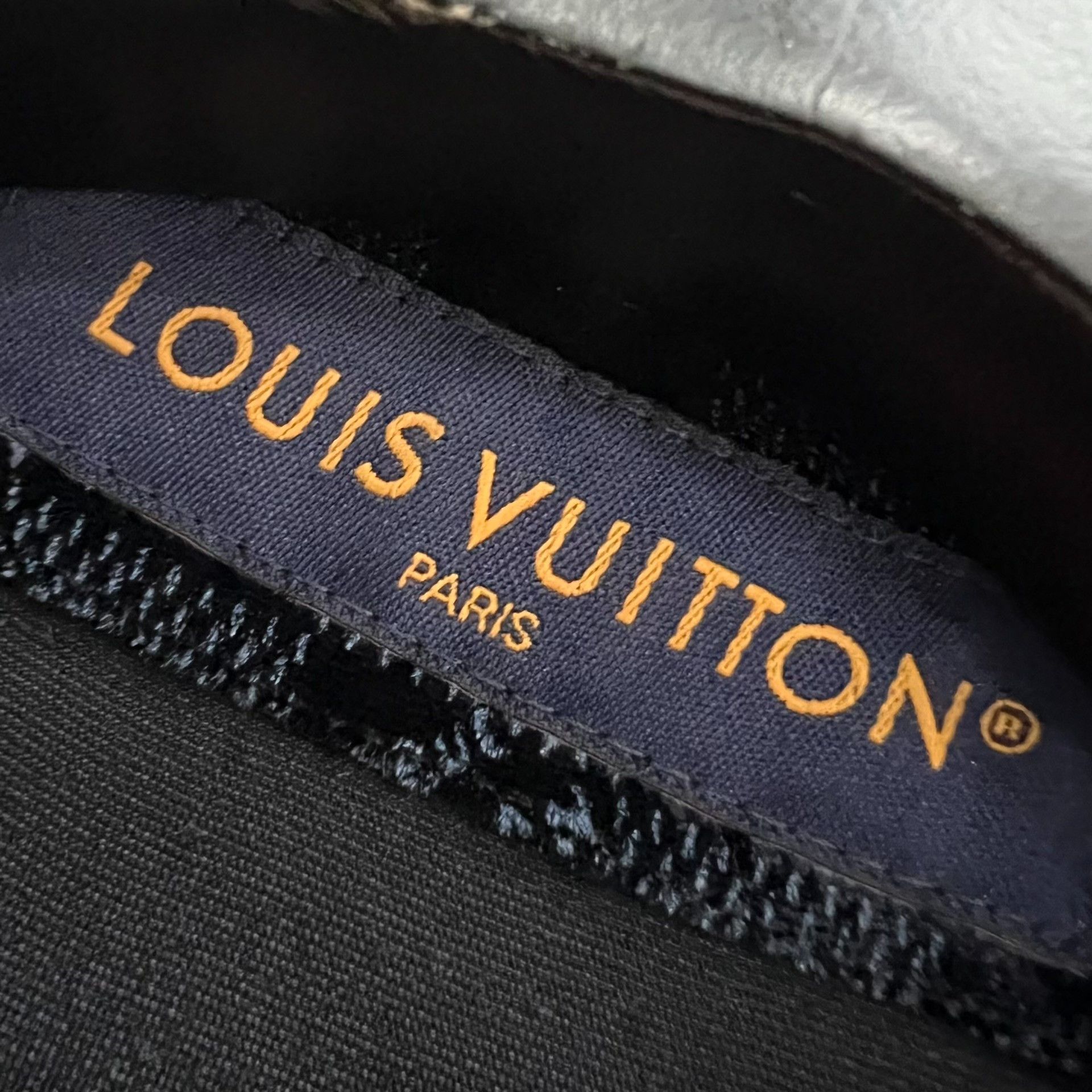 Louis Vuitton Louis Vuitton Velvet Blue Shirt m Men Size US M / EU 48-50 / 2 - 2 Thumbnail