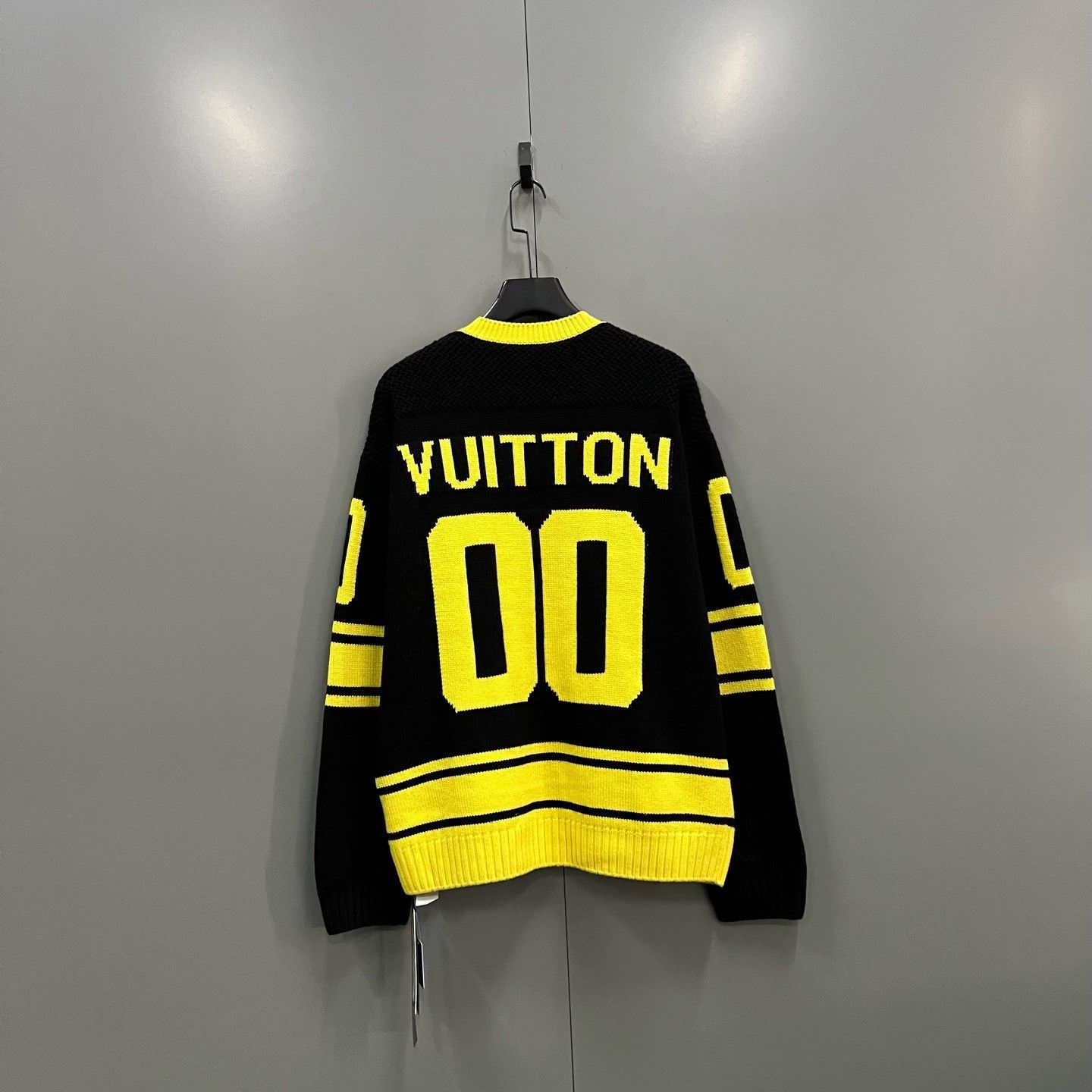 Louis Vuitton Louis Vuitton Knit Sweater m Men Size US M / EU 48-50 / 2 - 3 Thumbnail