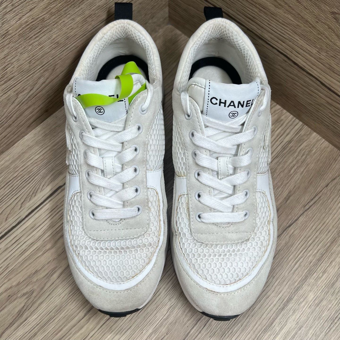 Chanel Chanel White Lowtop Sneakers us_8 Women Size US 8 / IT 38 - 2 Thumbnail