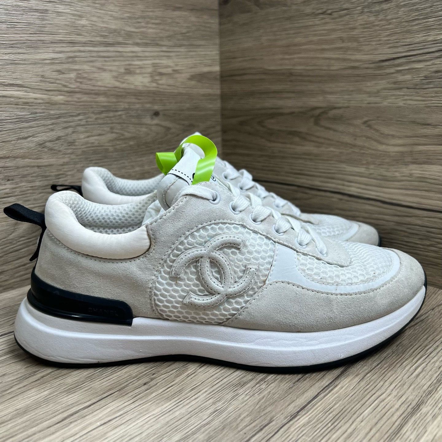 Chanel Chanel White Lowtop Sneakers us_8 Women Size US 8 / IT 38 - 3 Thumbnail