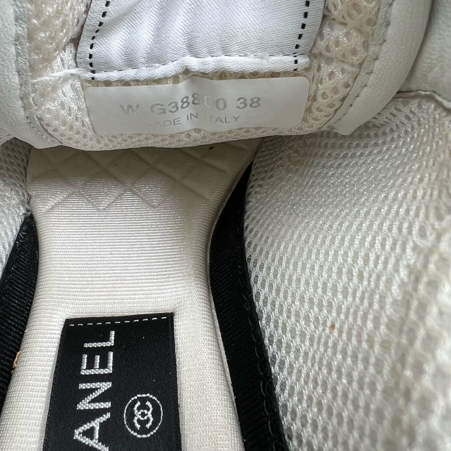 Chanel Chanel White Lowtop Sneakers us_8 Women Size US 8 / IT 38 - 6 Thumbnail