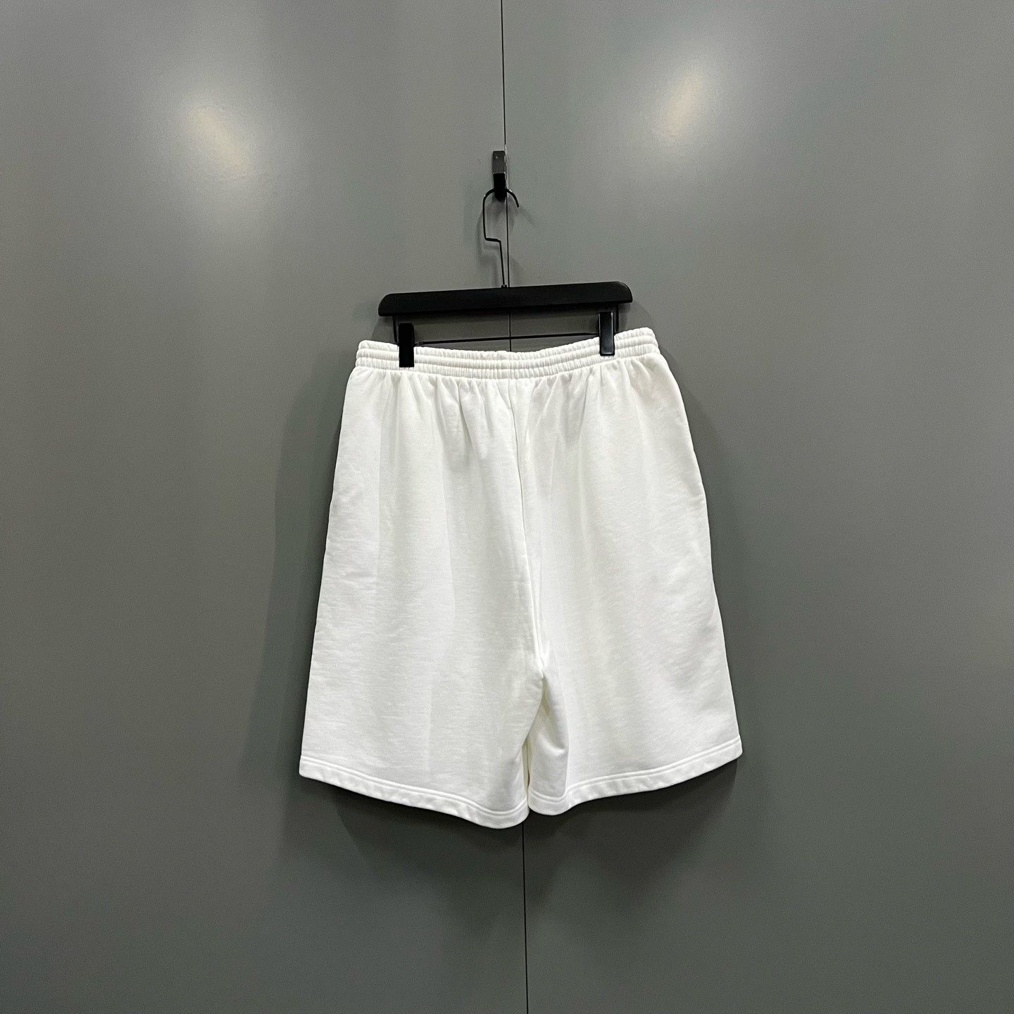 Balenciaga Balenciaga Retro Embroidered White Pants 24 Women Size 24" / US 00 / IT 34 - 2 Thumbnail