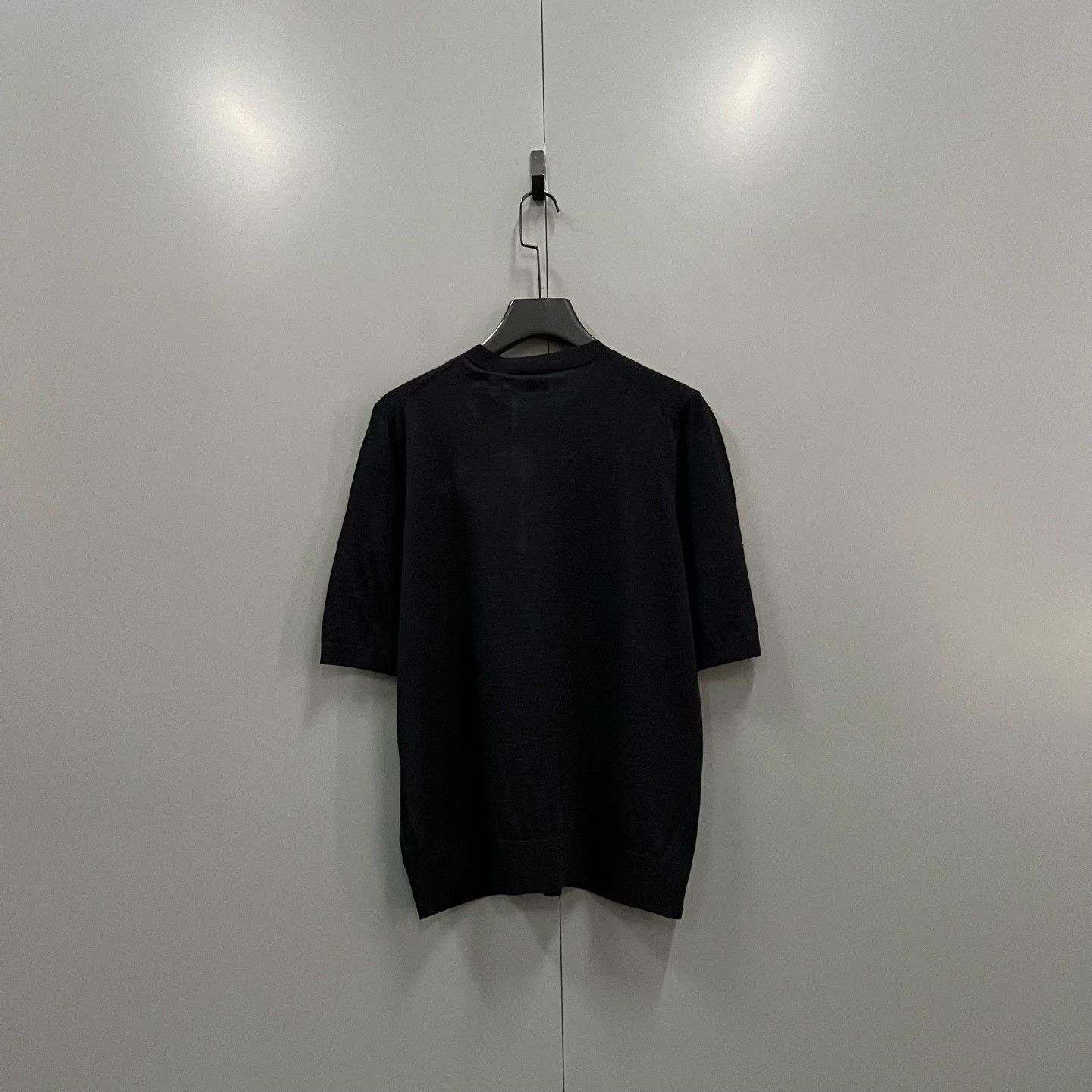 Burberry Burberry Knit Embroidered Black T-Shirt l Men Size US L / EU 52-54 / 3 - 2 Thumbnail