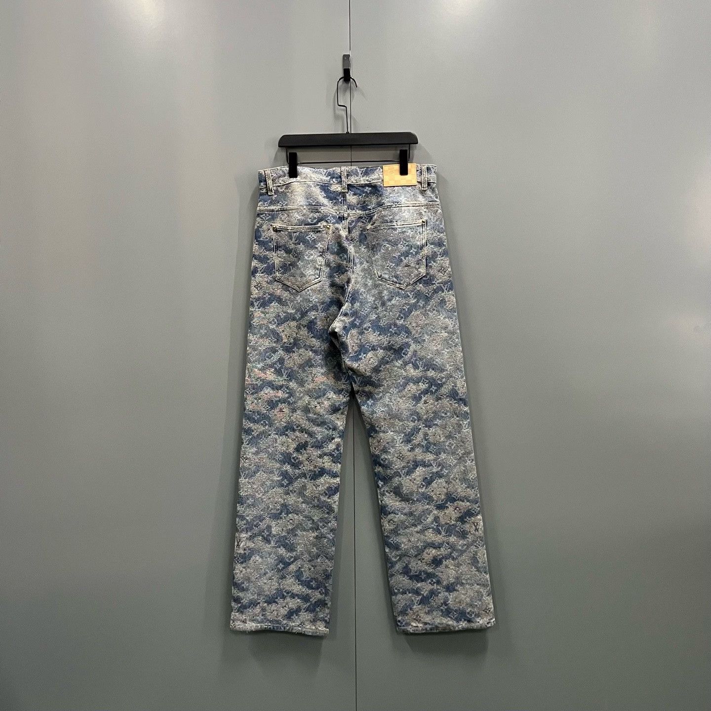 Louis Vuitton Louis Vuitton Tie-Dye Multi Casual Pants 34 Men Size US 34 / EU 50 - 2 Thumbnail