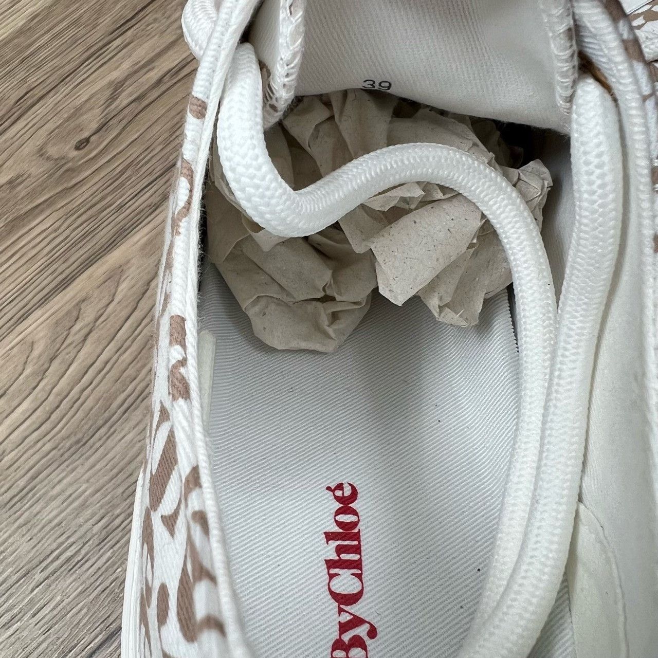 Chloe Chloe Retro White Lowtop Sneakers us_7 Women Size US 7 / IT 37 - 7 Thumbnail