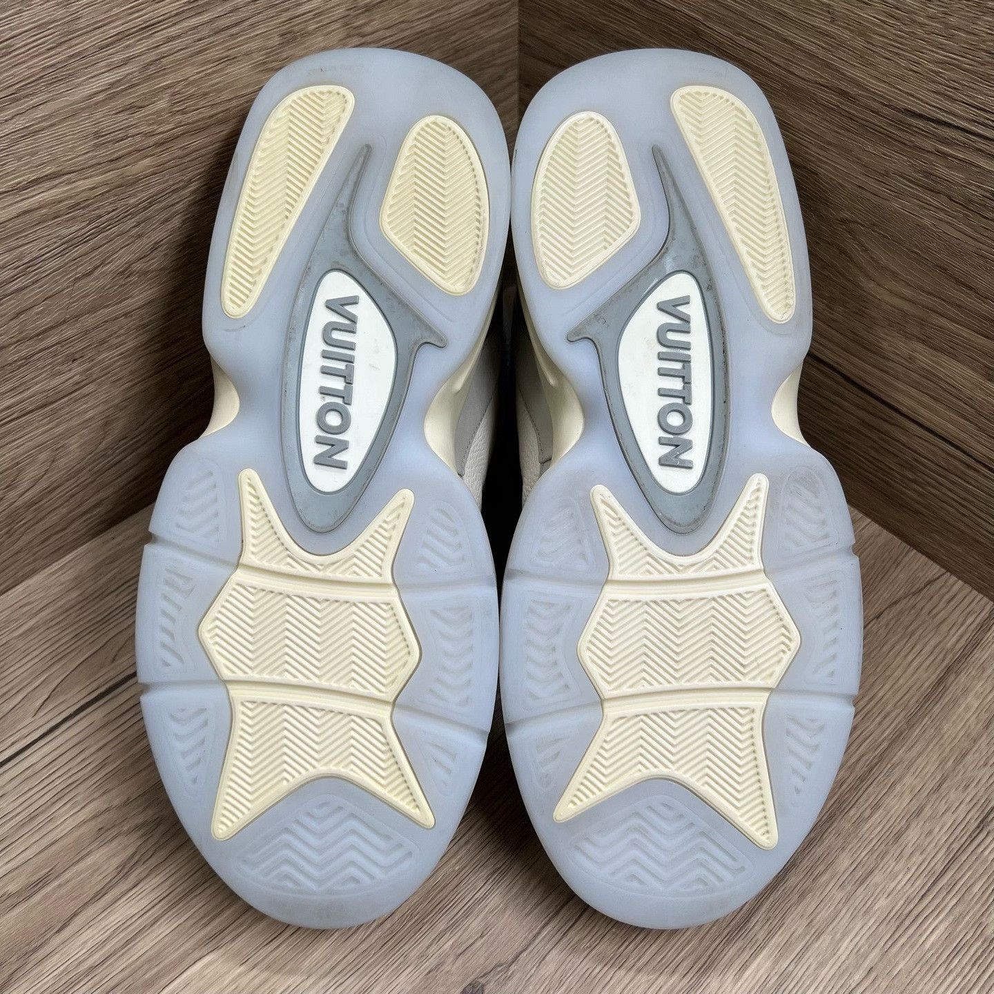 Louis Vuitton Louis Vuitton Training White Lowtop Sneakers 8 Men Size US 8 / EU 41 - 6 Thumbnail