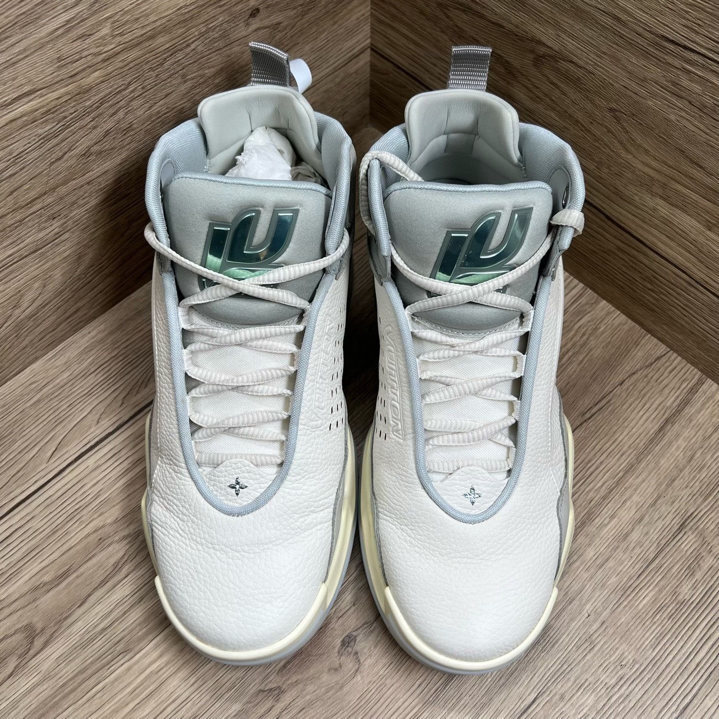 Louis Vuitton Louis Vuitton Training White Lowtop Sneakers 8 Men Size US 8 / EU 41 - 3 Thumbnail