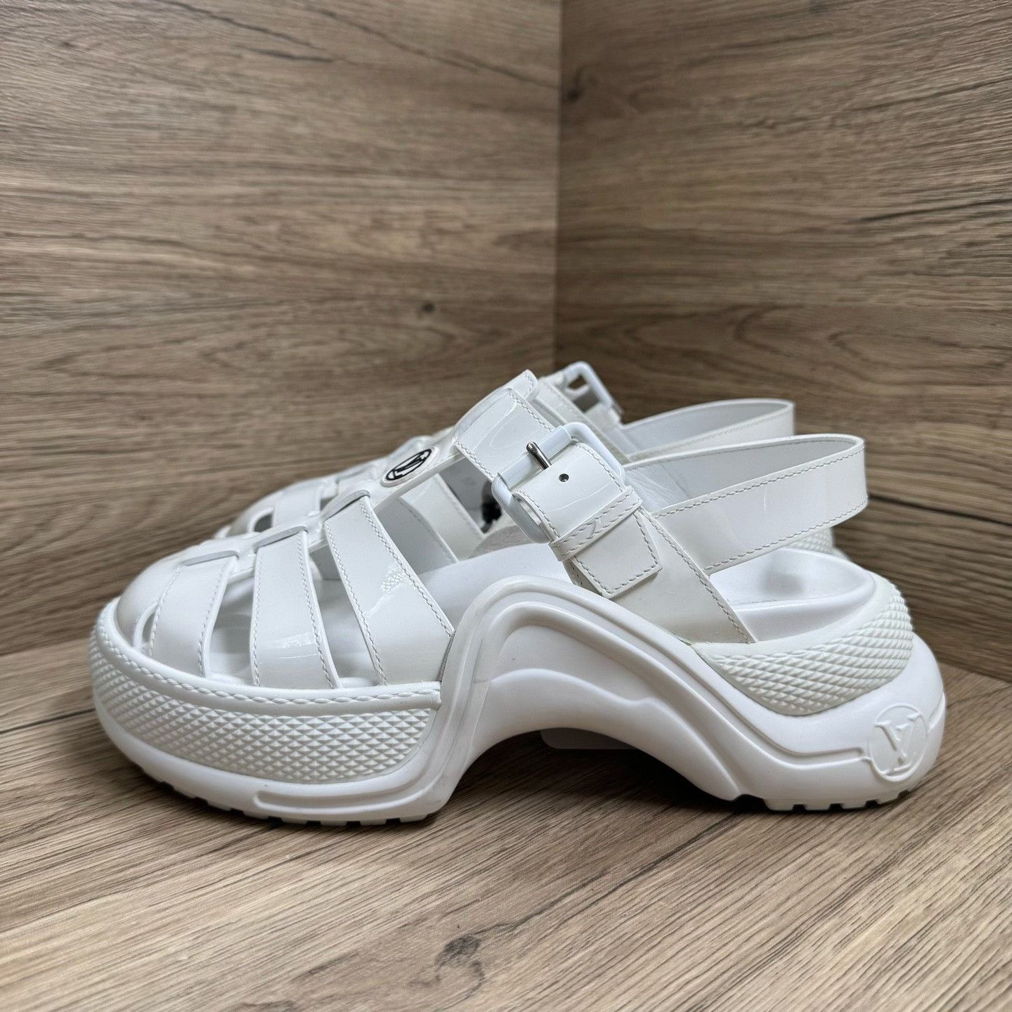 Louis Vuitton Louis Vuitton White Sandals us_7 Women Size US 7 / IT 37 - 2 Thumbnail