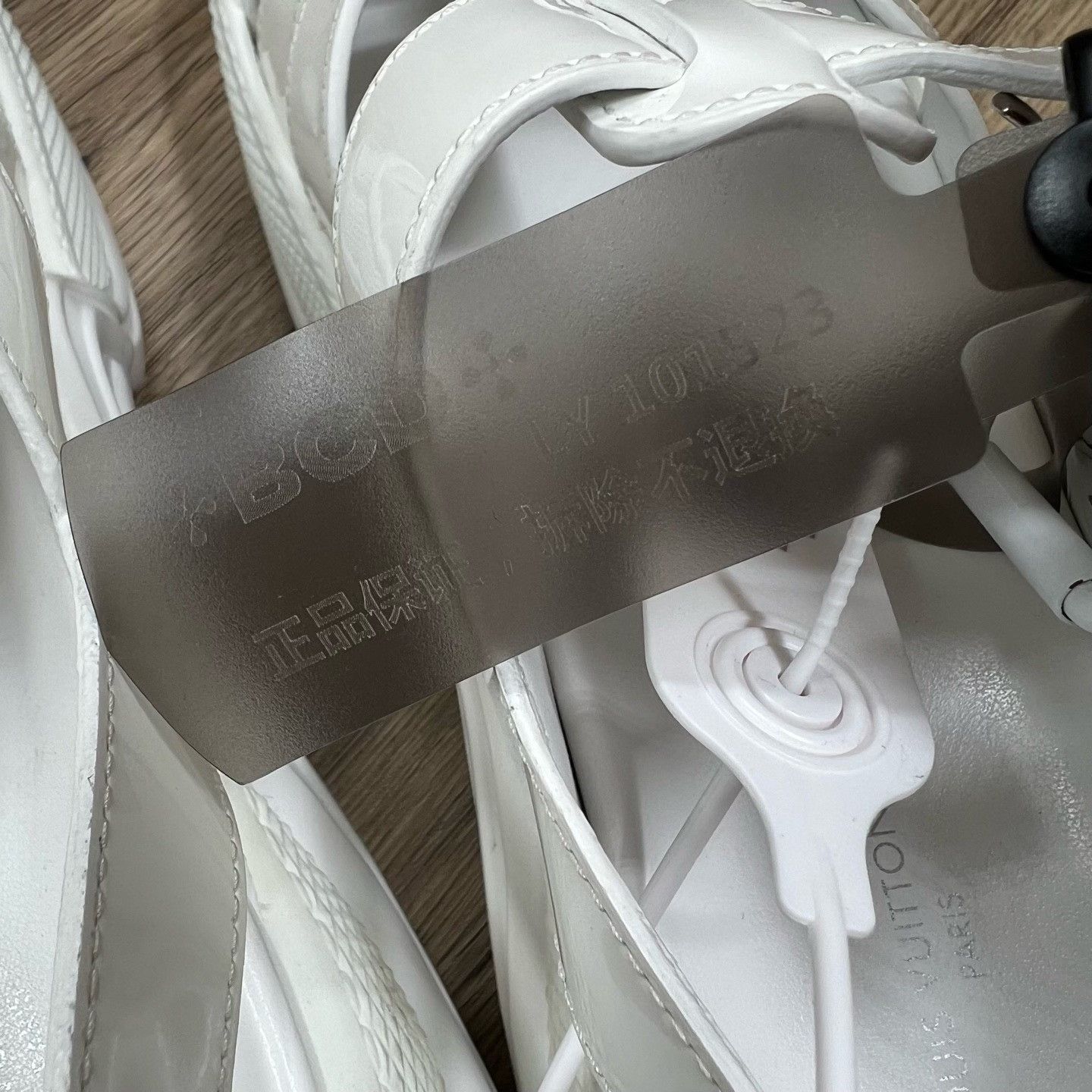 Louis Vuitton Louis Vuitton White Sandals us_7 Women Size US 7 / IT 37 - 8 Thumbnail